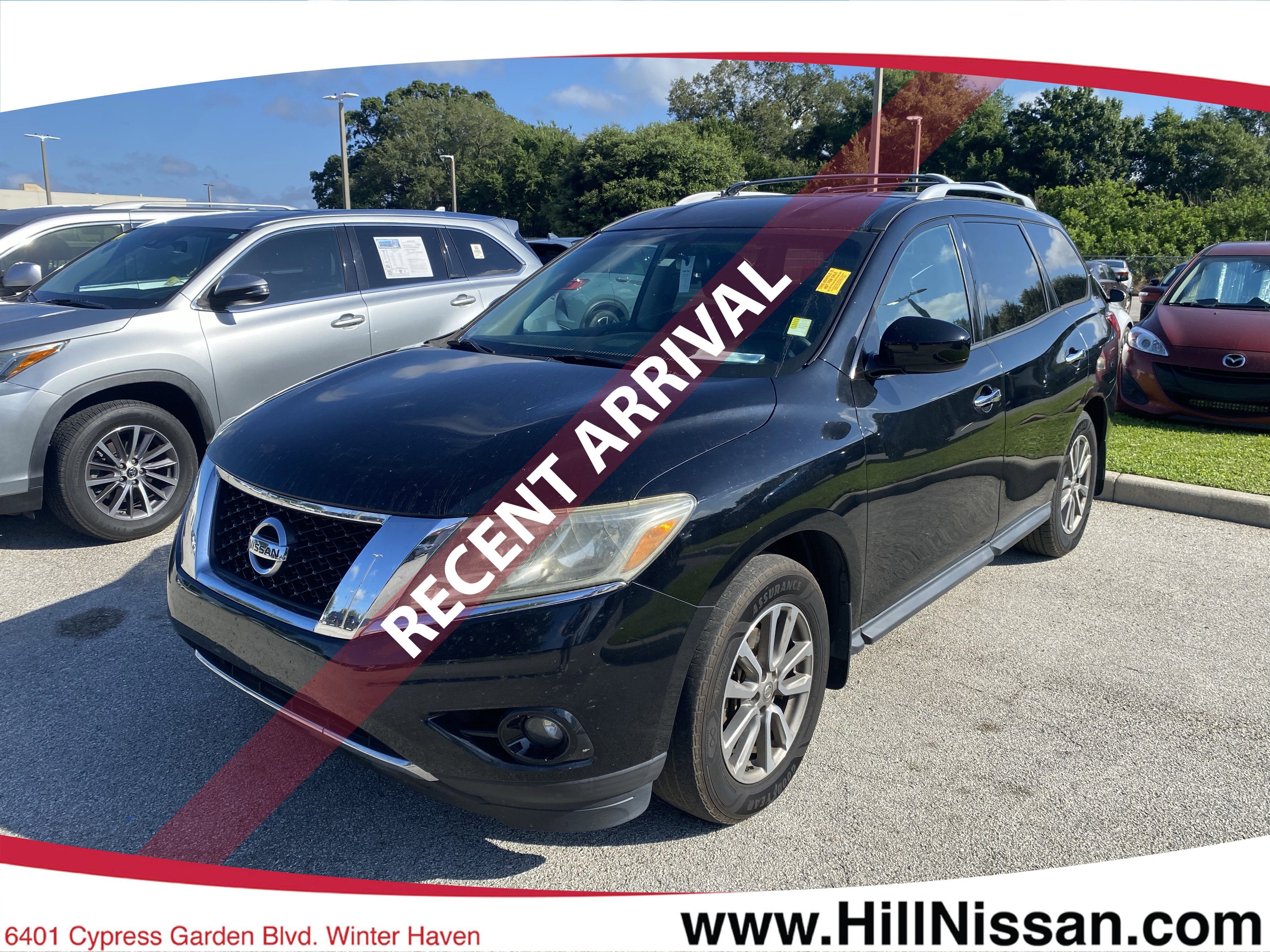 2014 Nissan Pathfinder SV 2WD's photo