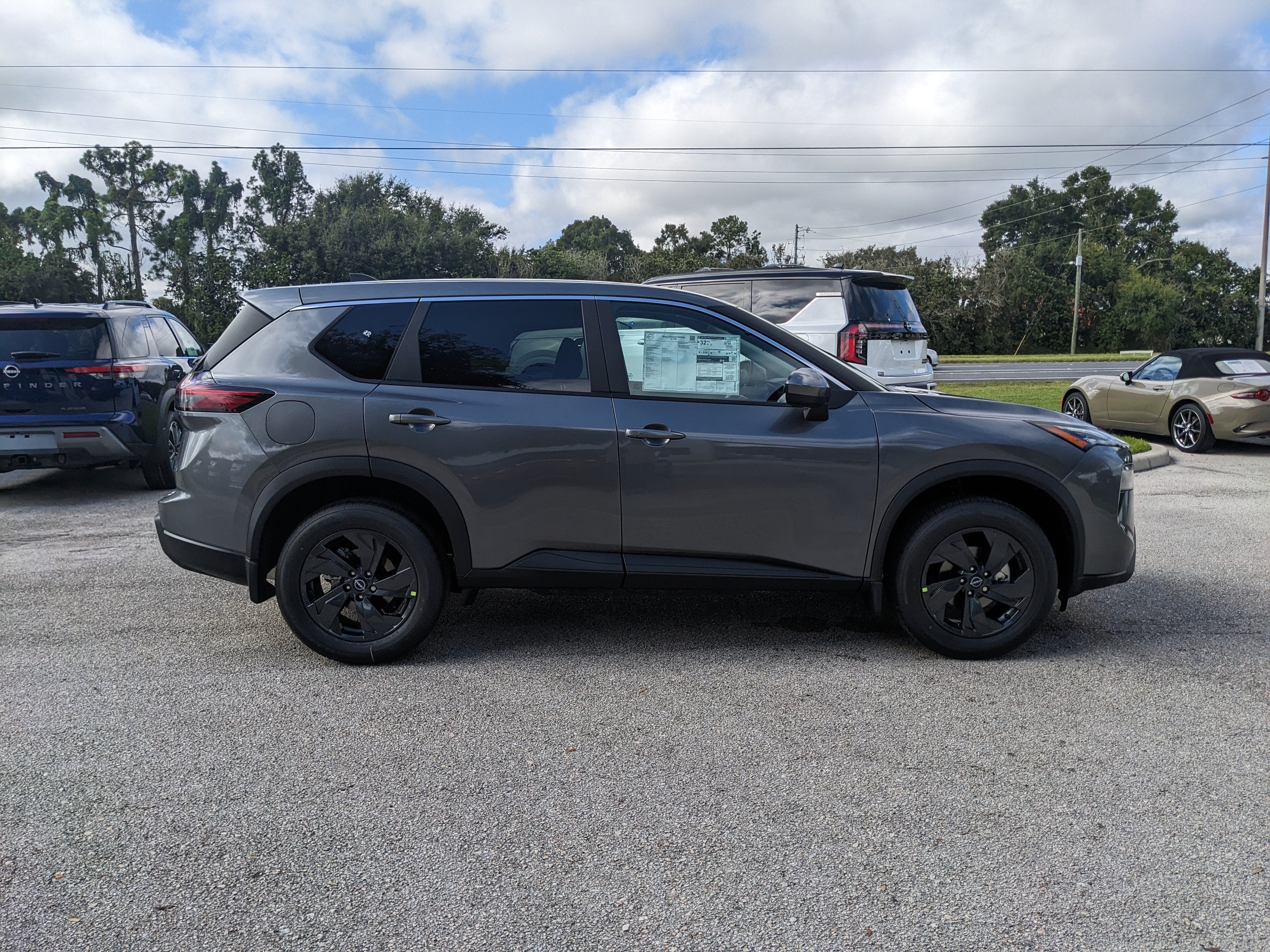 2026 Nissan Rogue SV