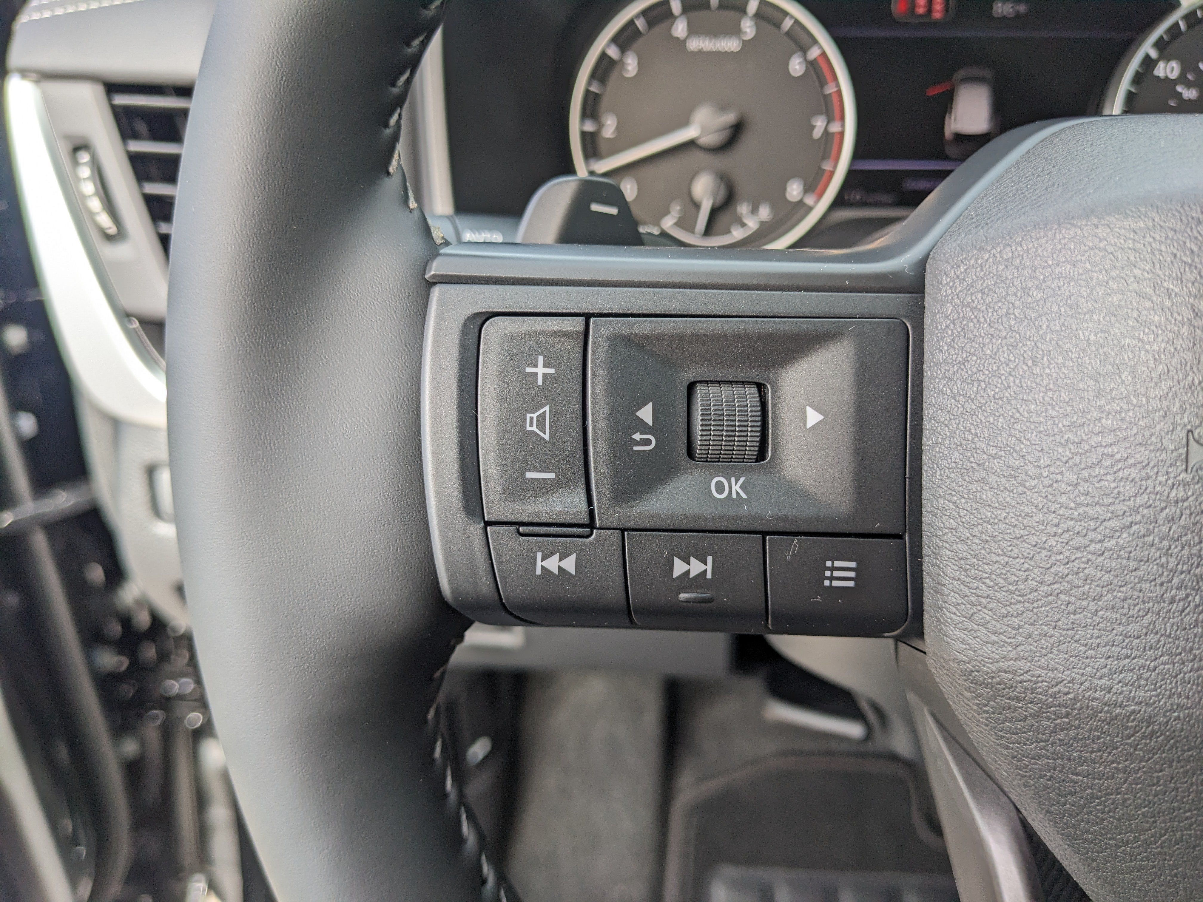 2027 Nissan Rogue Dark Armor