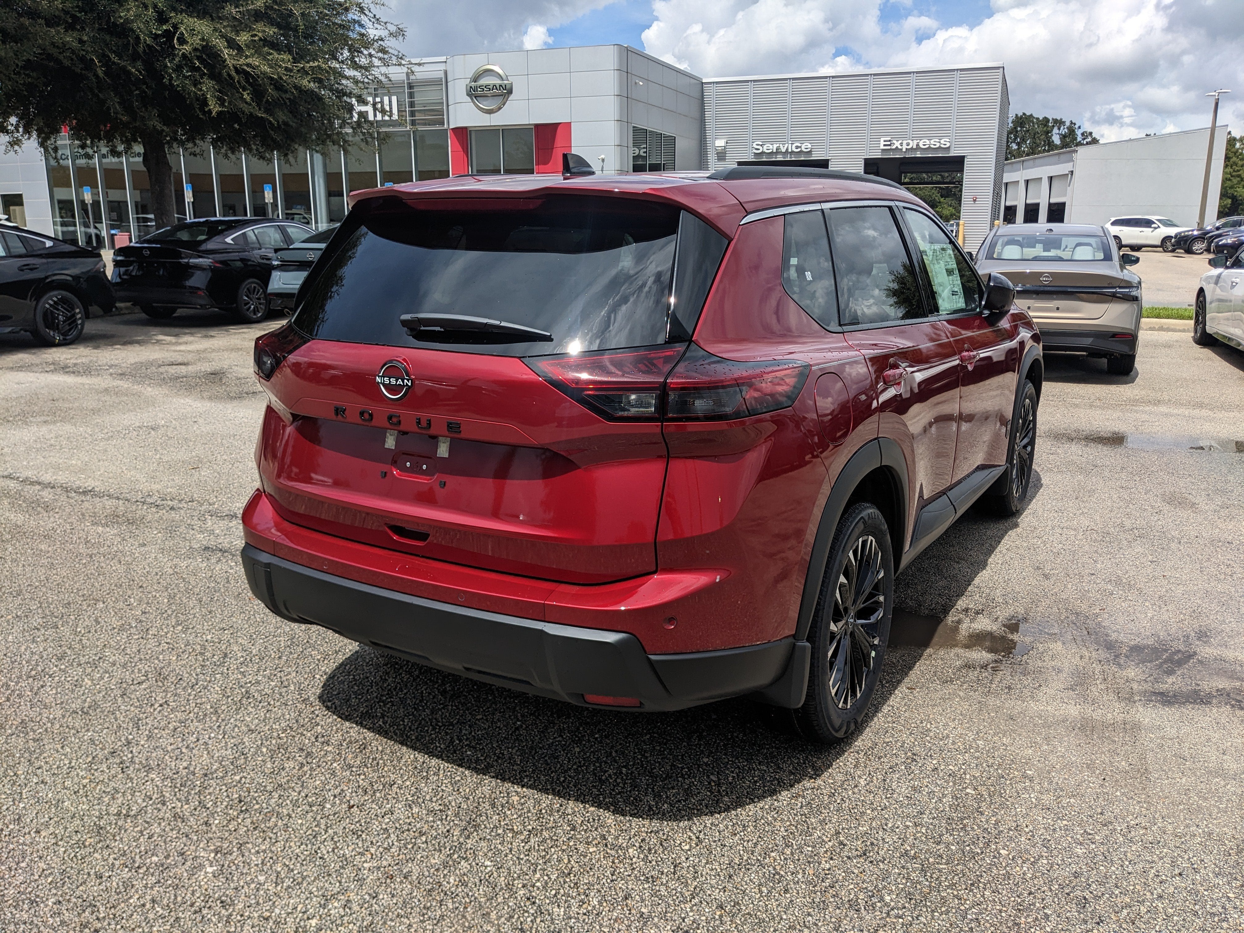 2026 Nissan Rogue Dark Armor