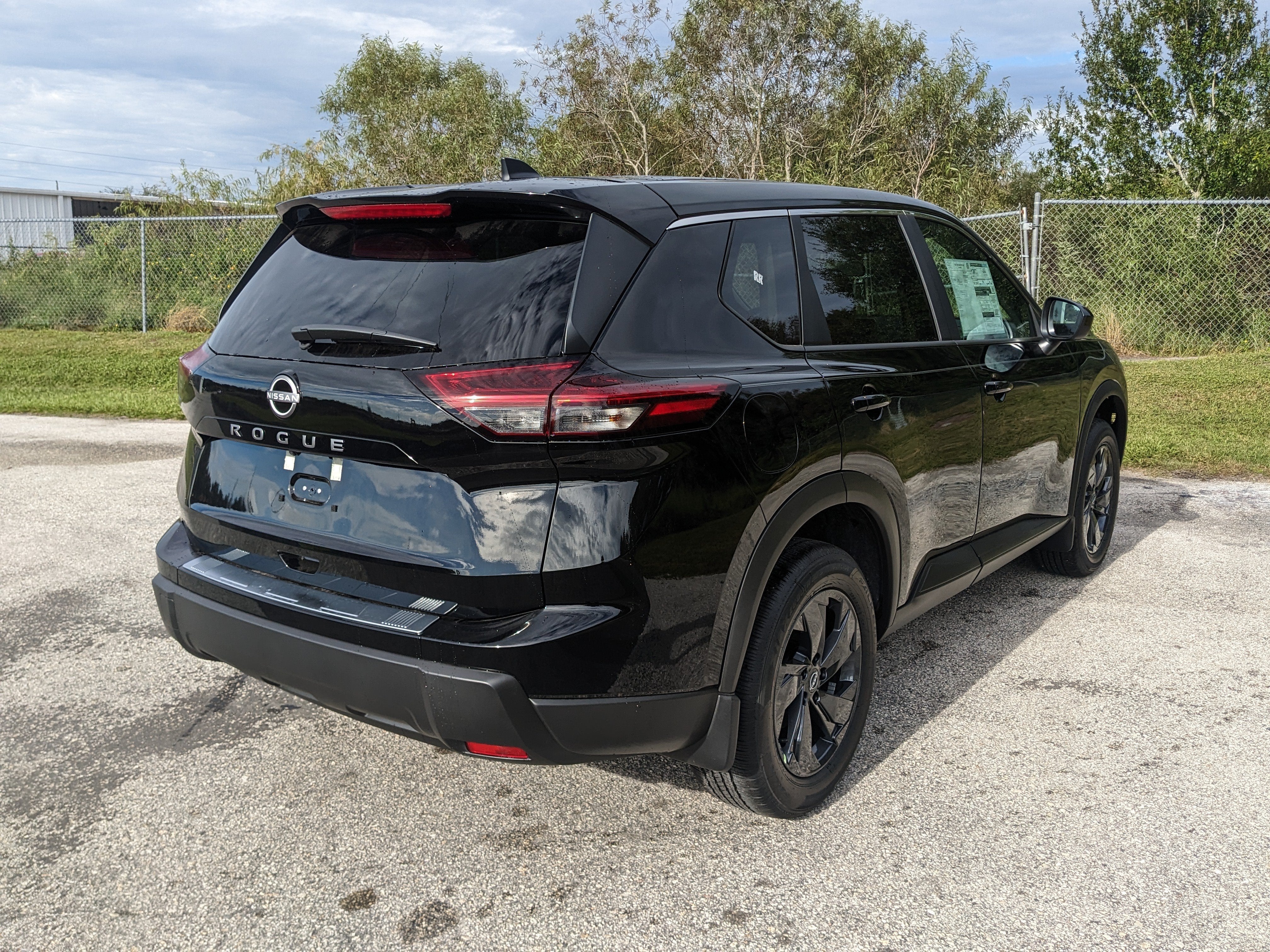 2027 Nissan Rogue SV
