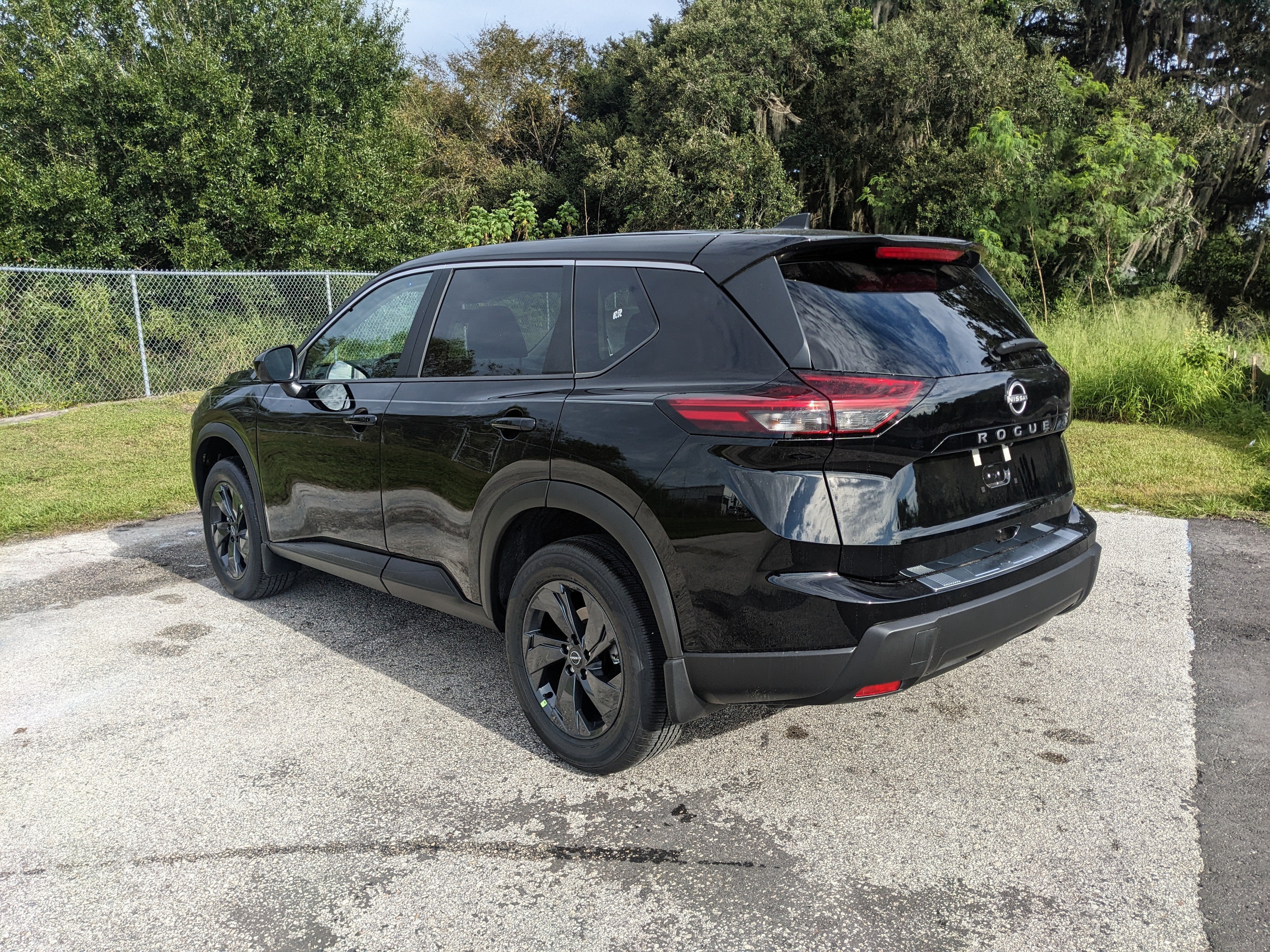 2027 Nissan Rogue SV