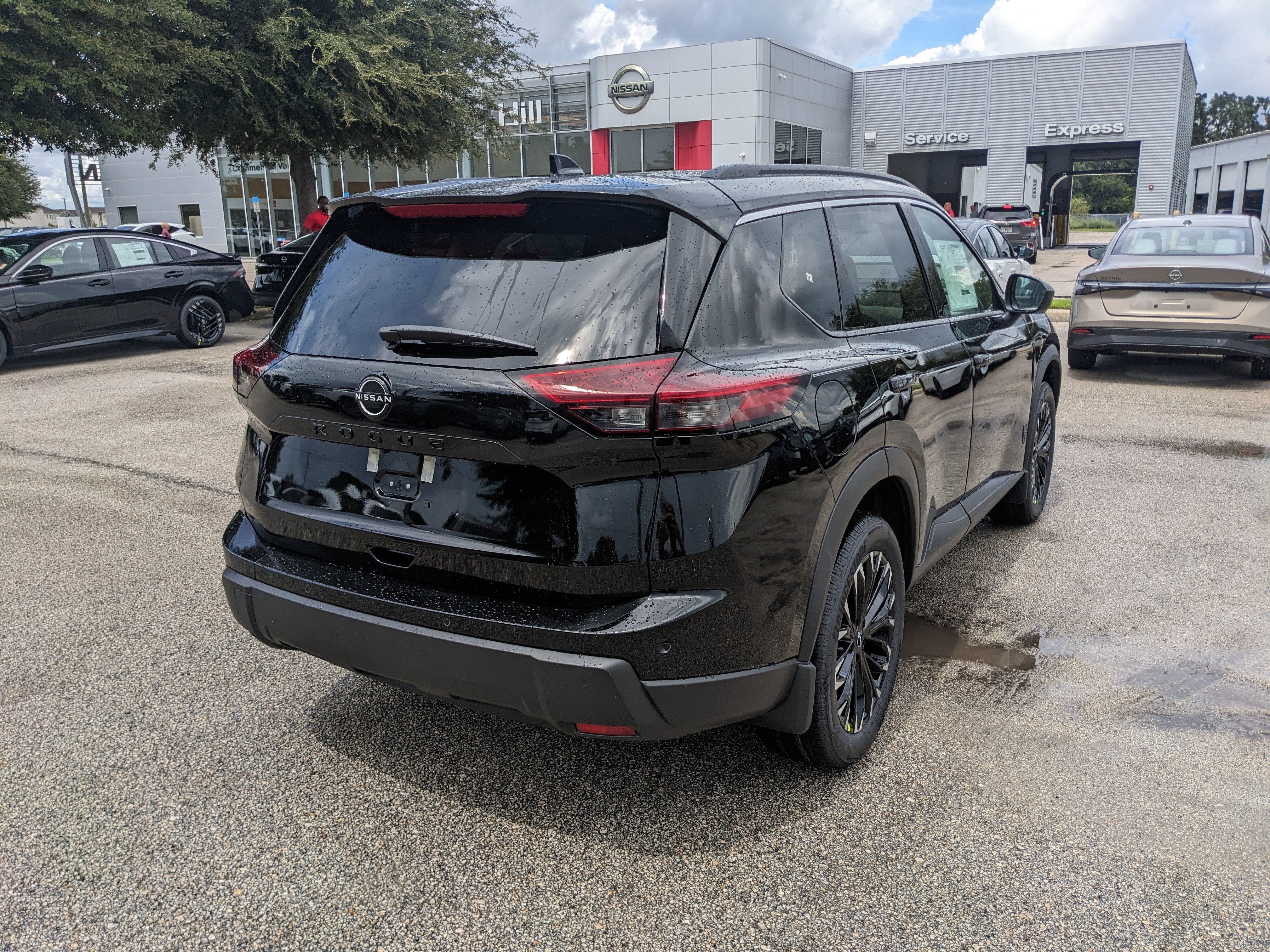 2026 Nissan Rogue Dark Armor
