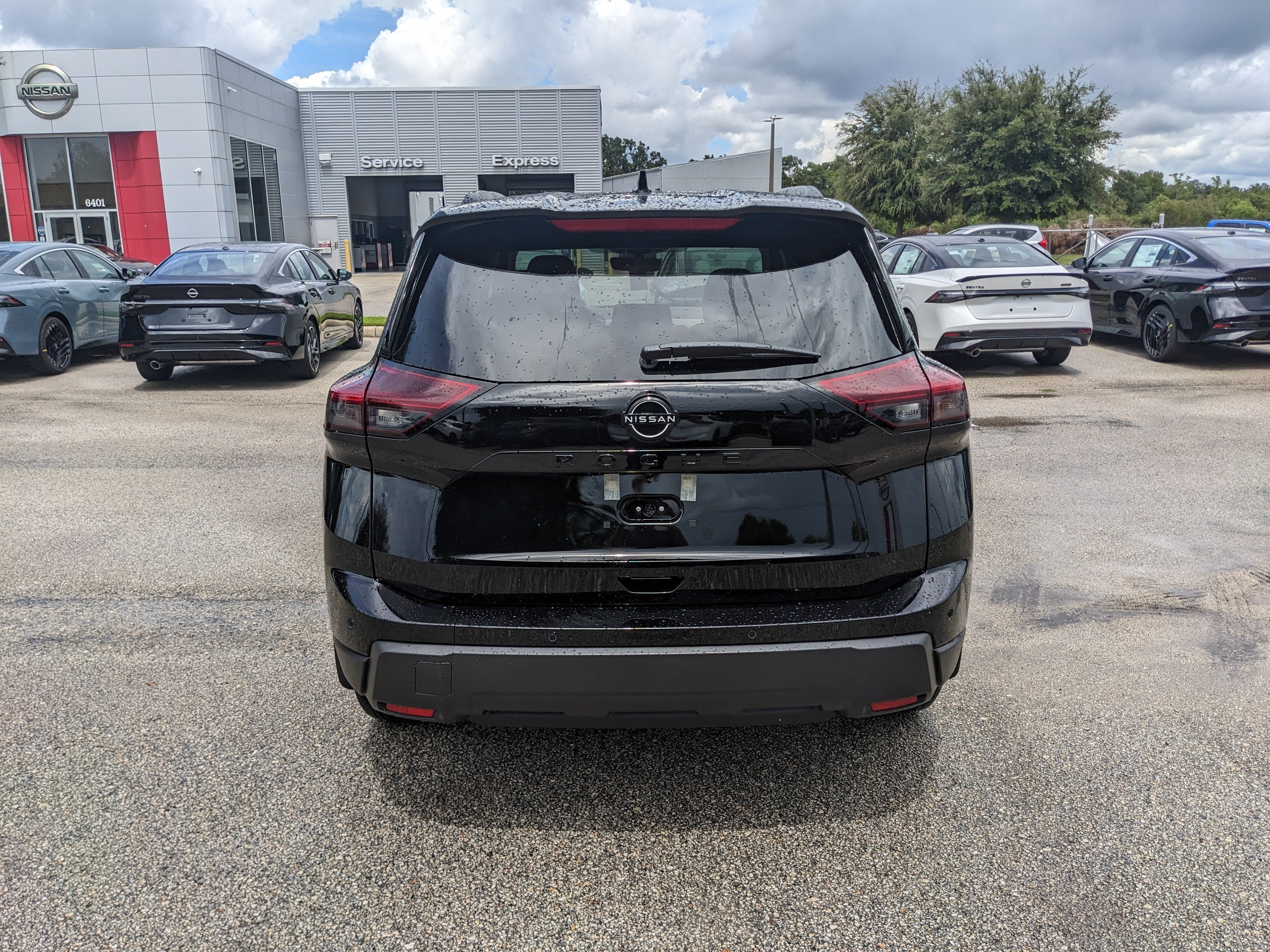2026 Nissan Rogue Dark Armor