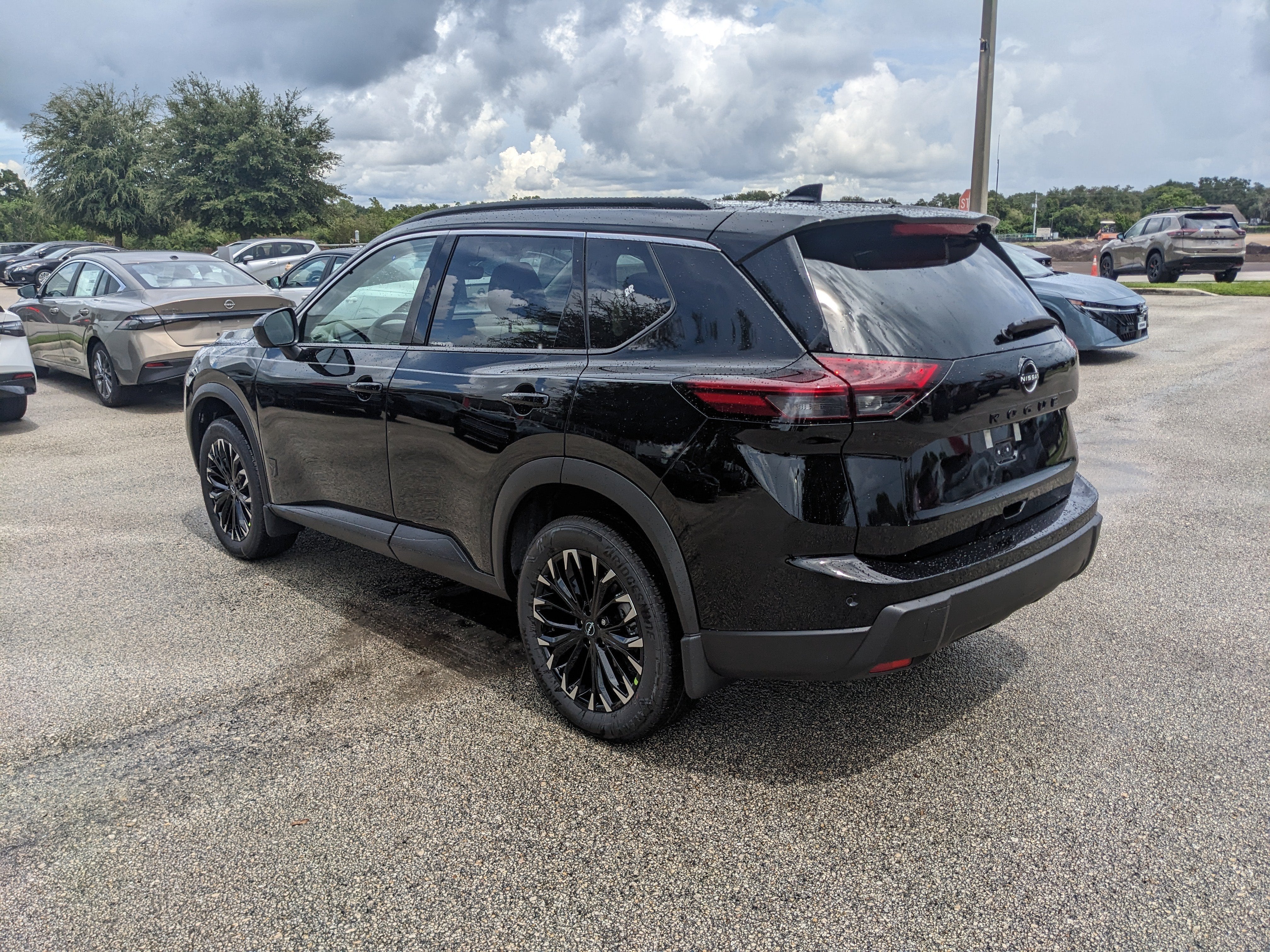 2026 Nissan Rogue Dark Armor