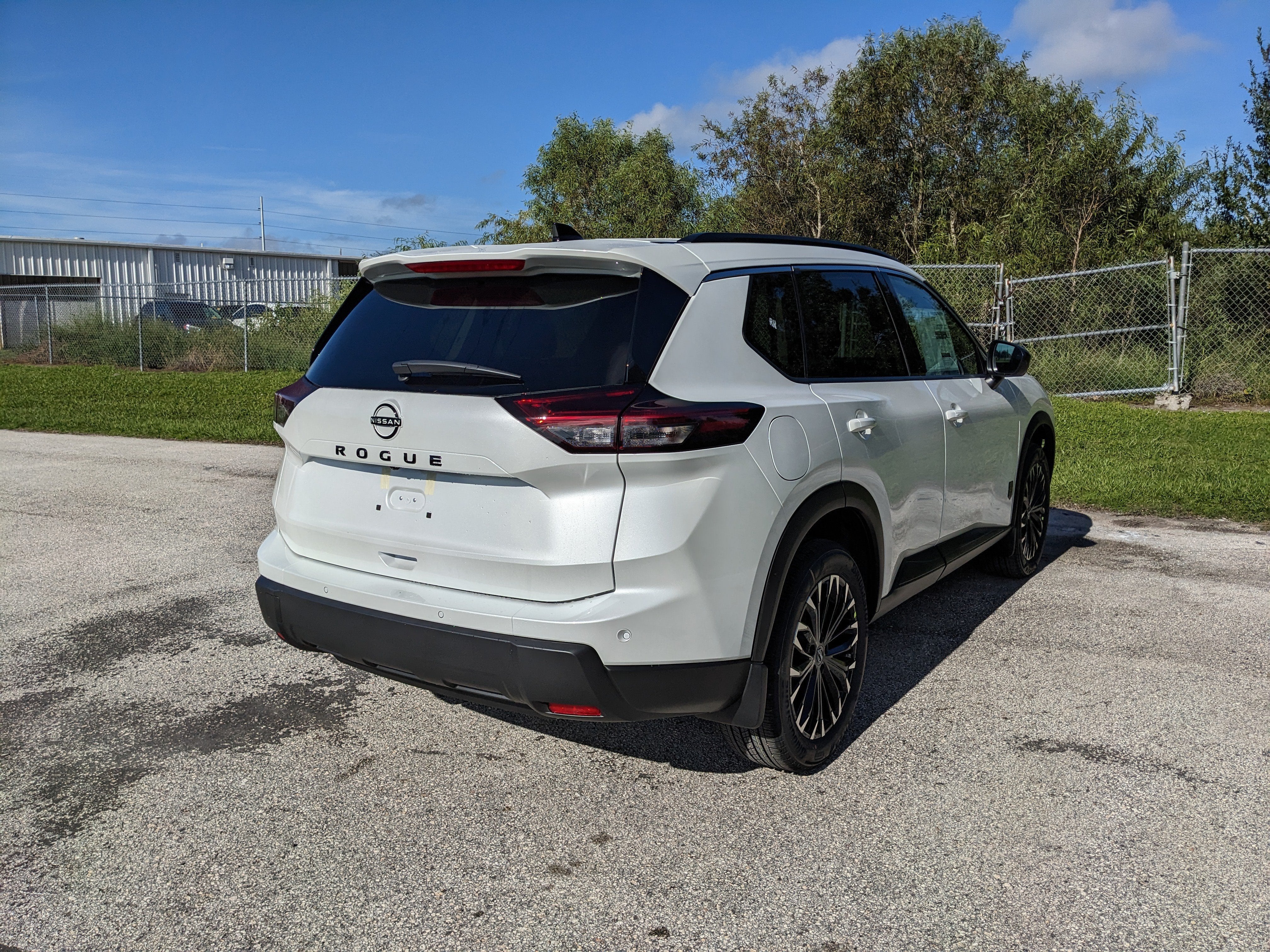 2026 Nissan Rogue Dark Armor