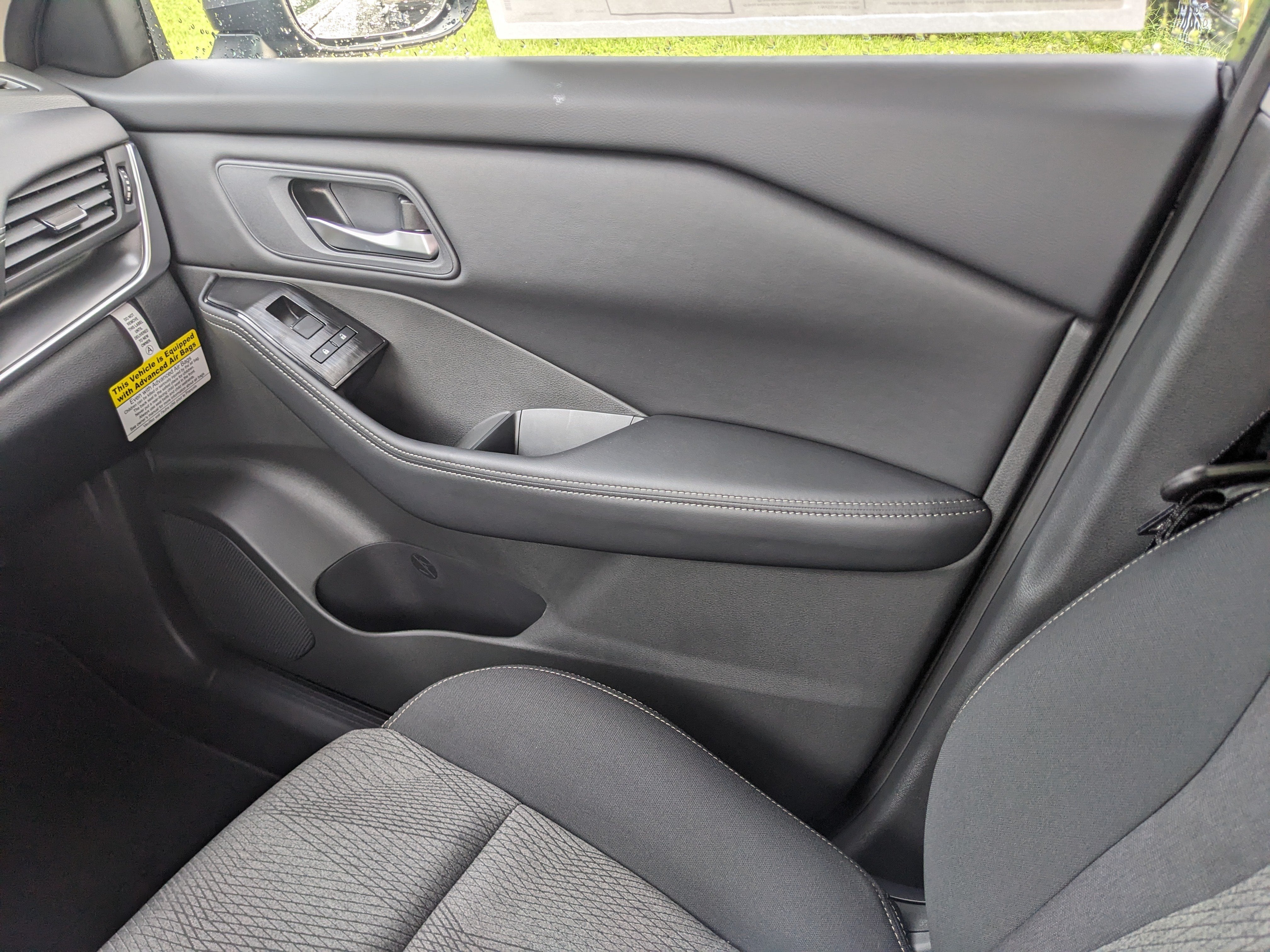 2027 Nissan Rogue SV