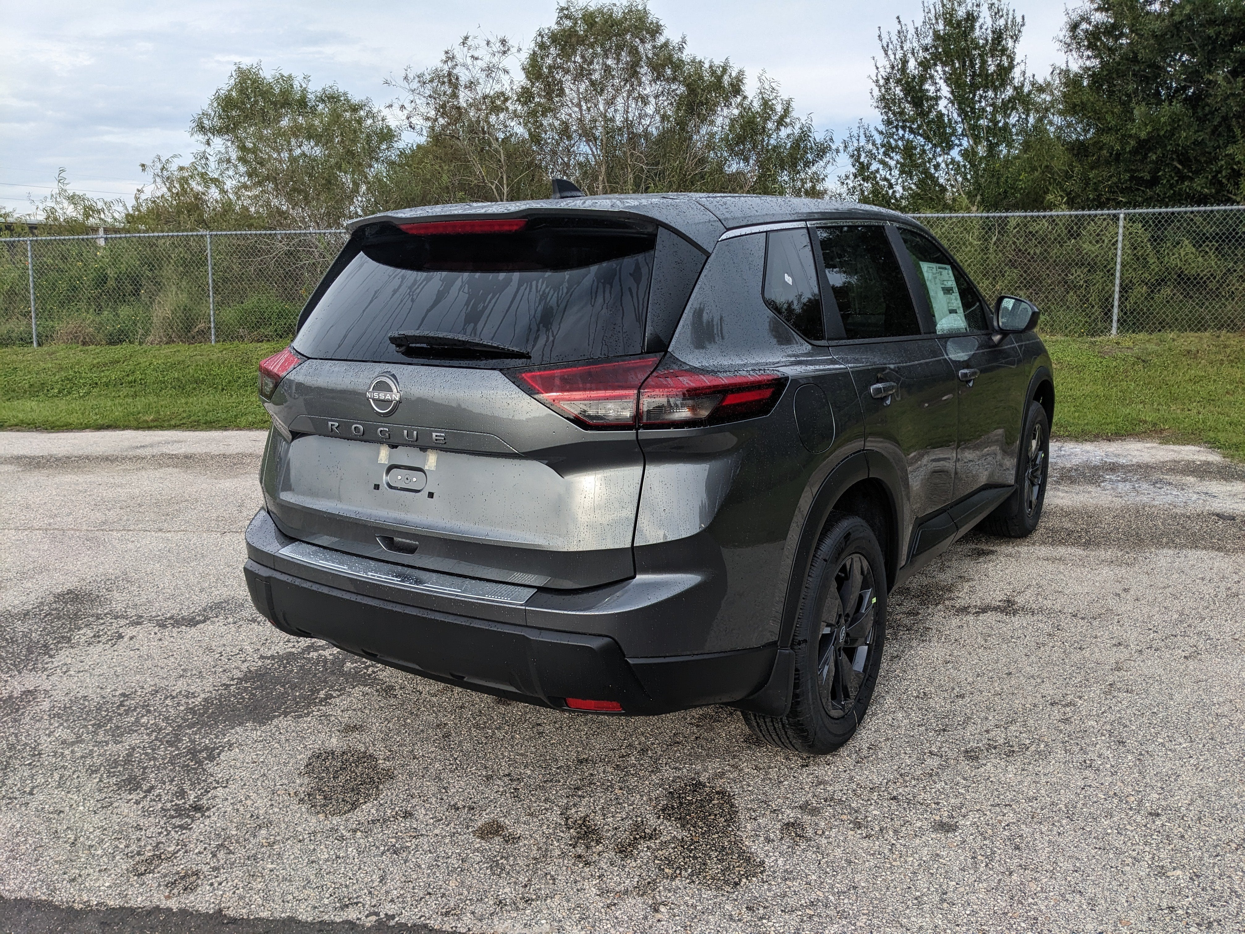 2027 Nissan Rogue SV