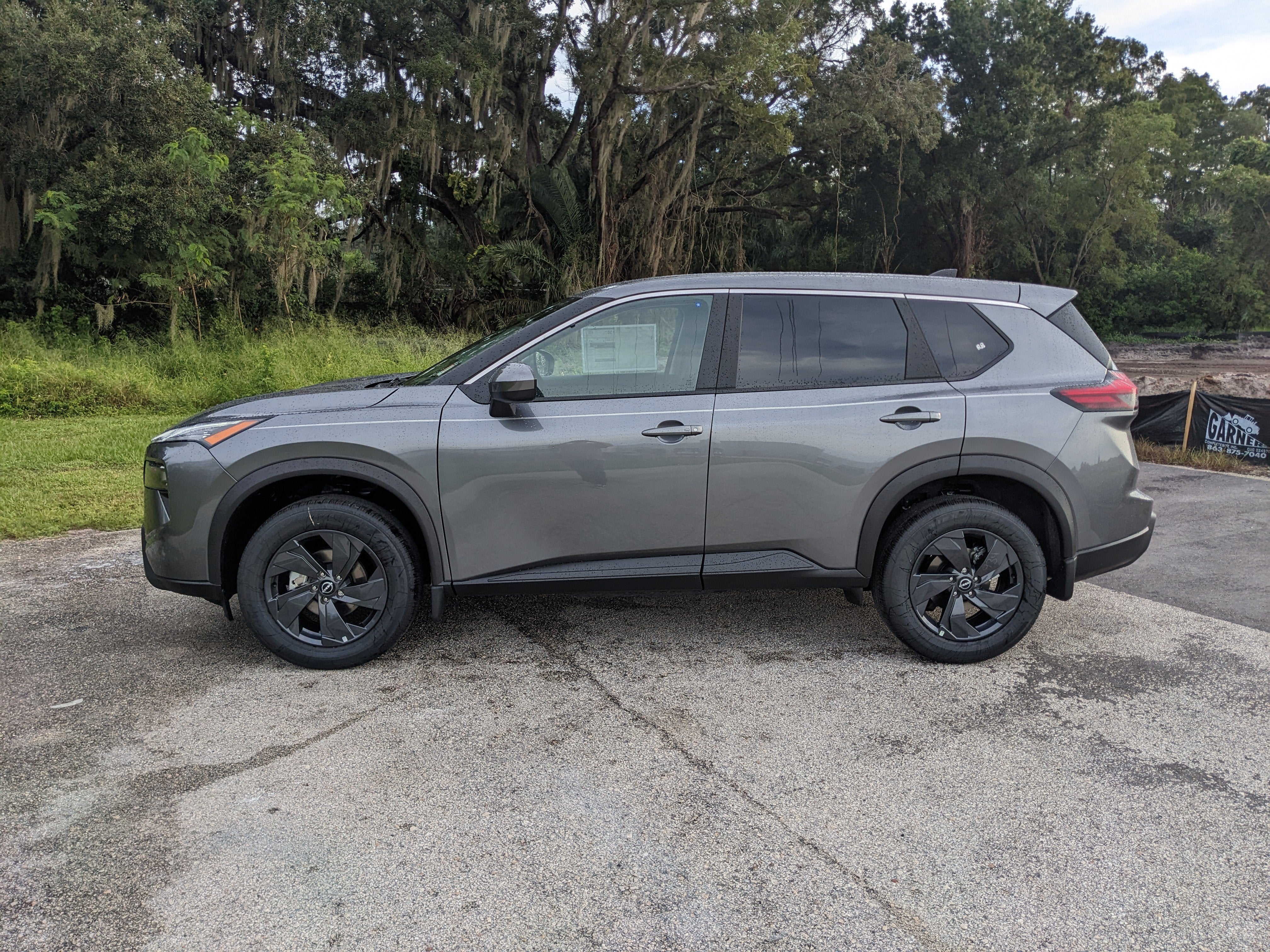 2027 Nissan Rogue SV