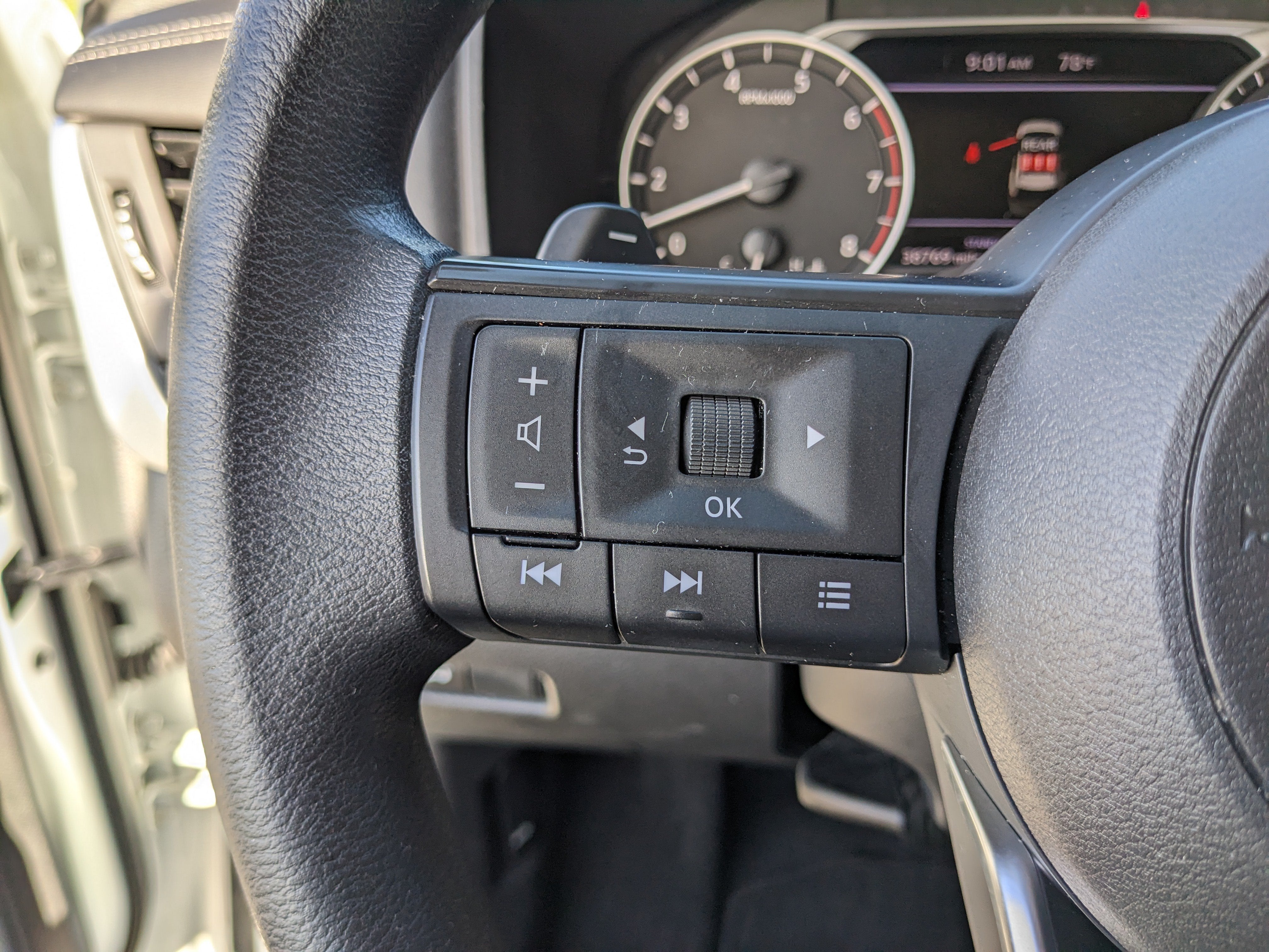 2024 Nissan Rogue SV