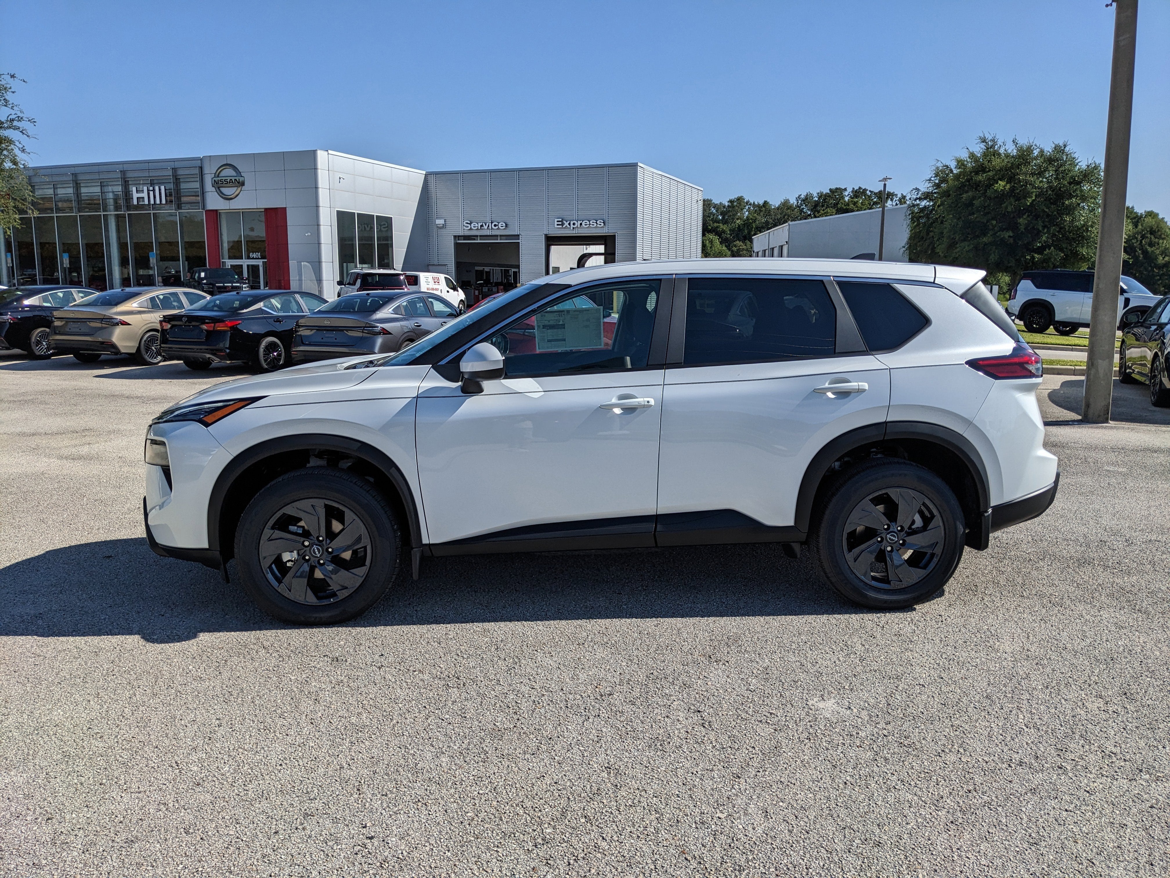 2026 Nissan Rogue SV