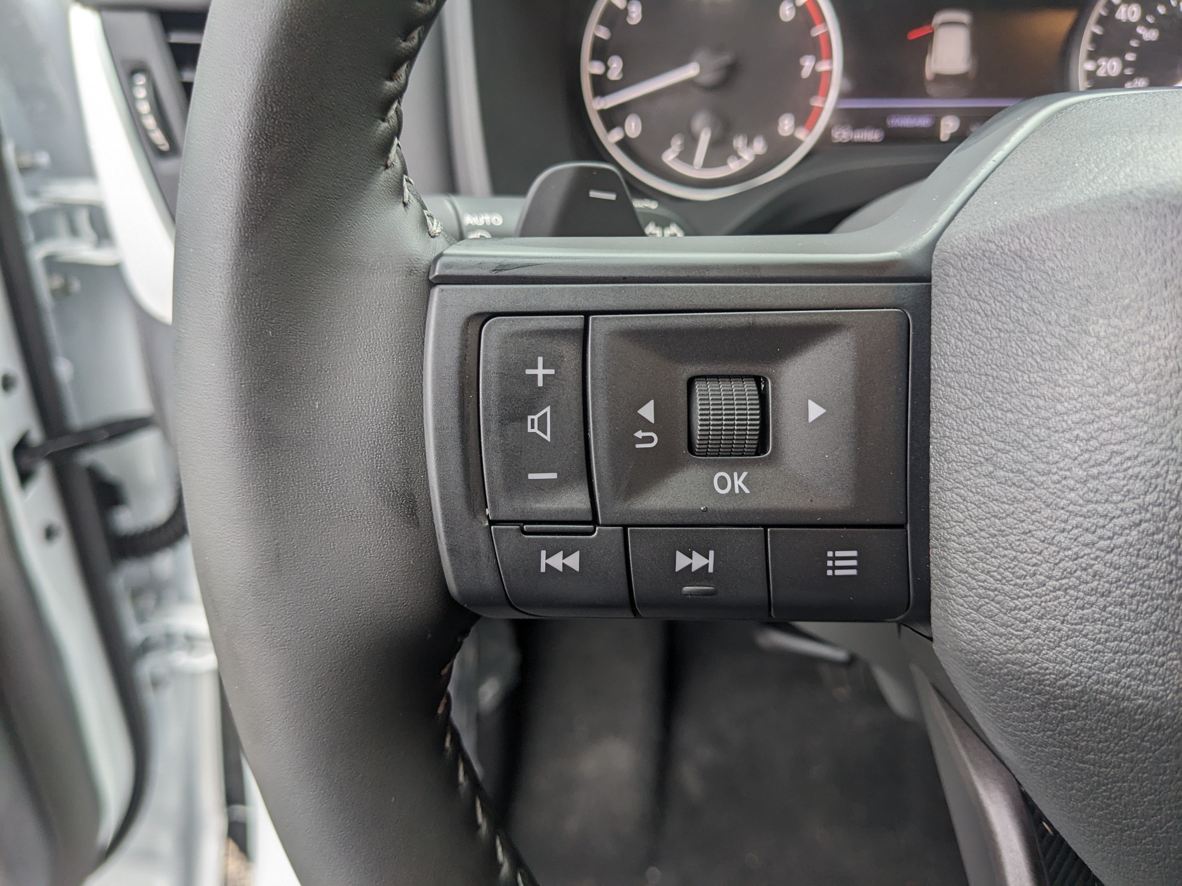 2027 Nissan Rogue SV