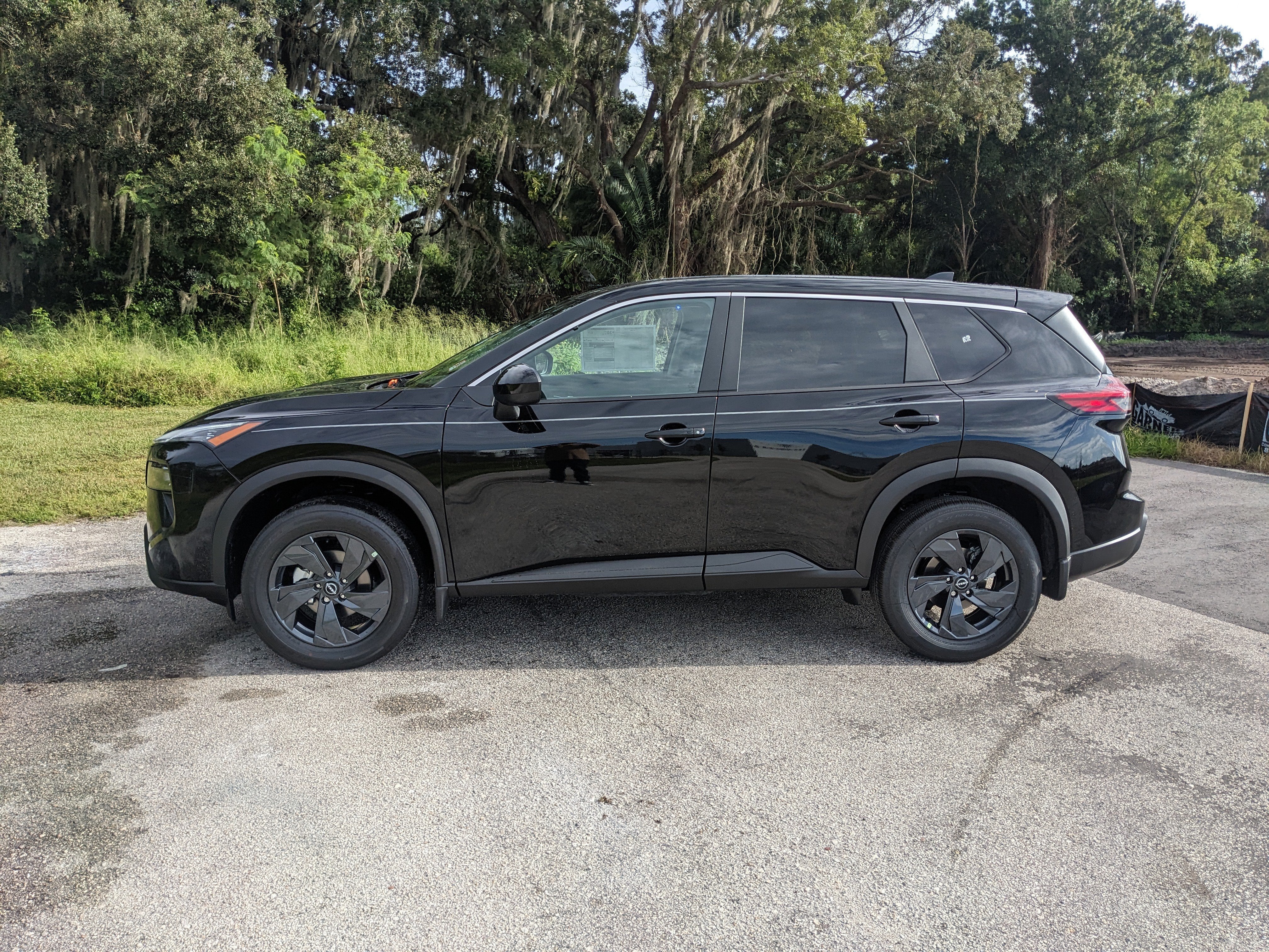 2027 Nissan Rogue SV