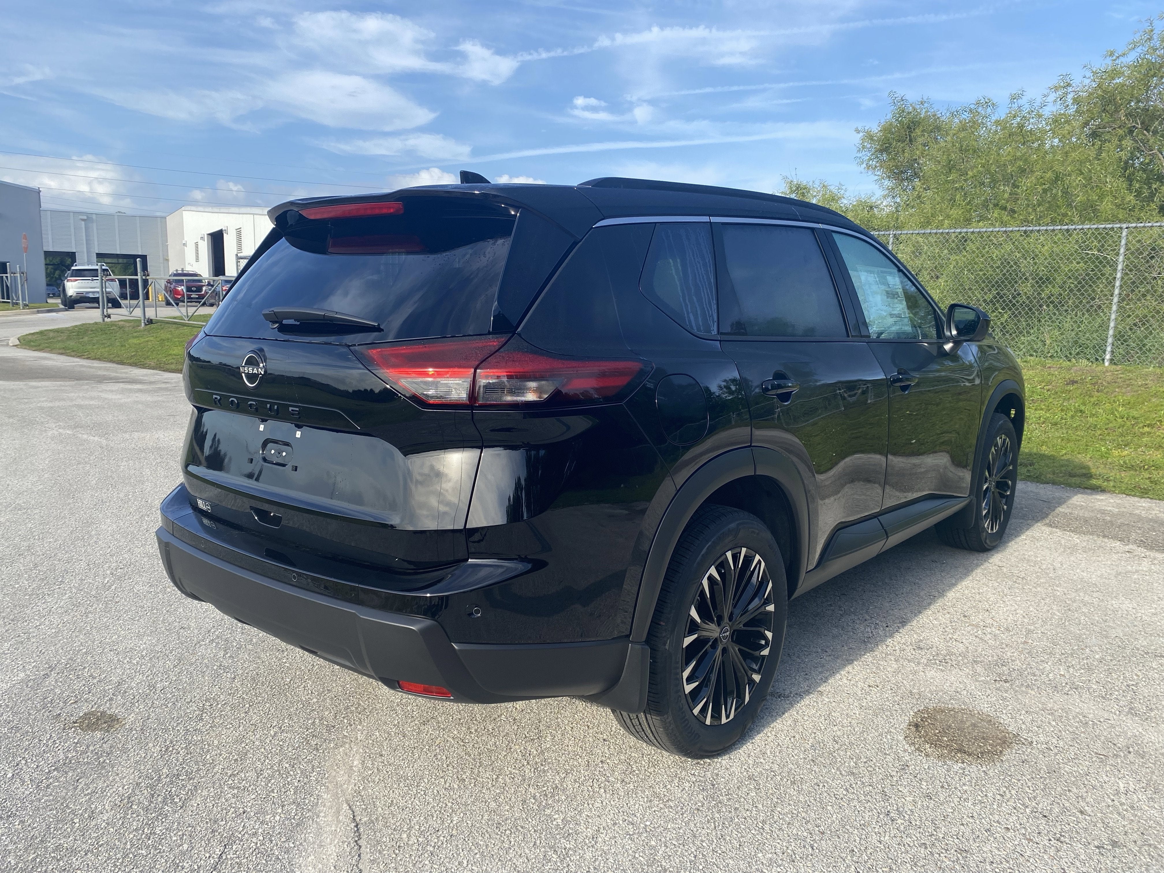 2026 Nissan Rogue Dark Armor