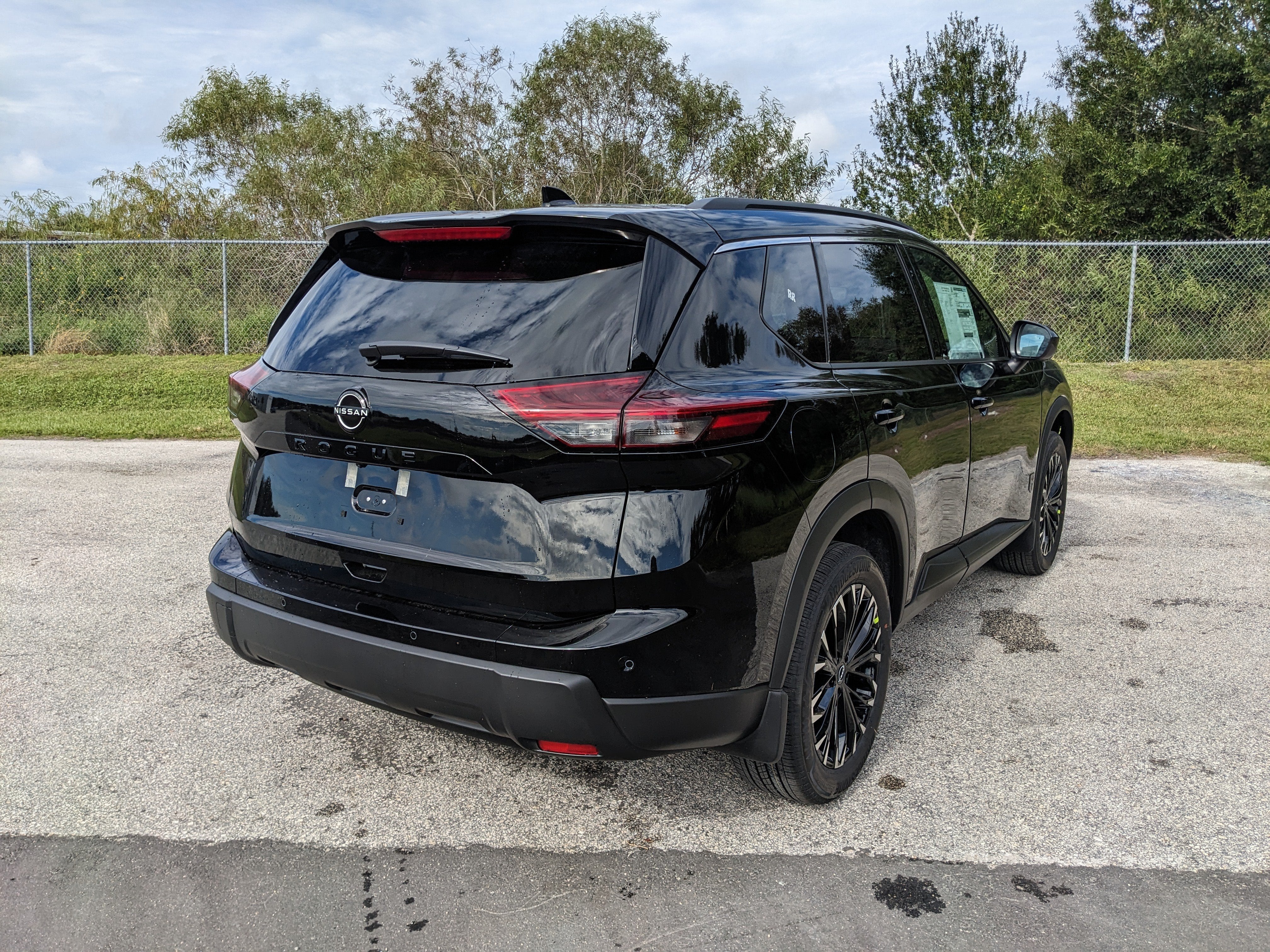 2027 Nissan Rogue Dark Armor