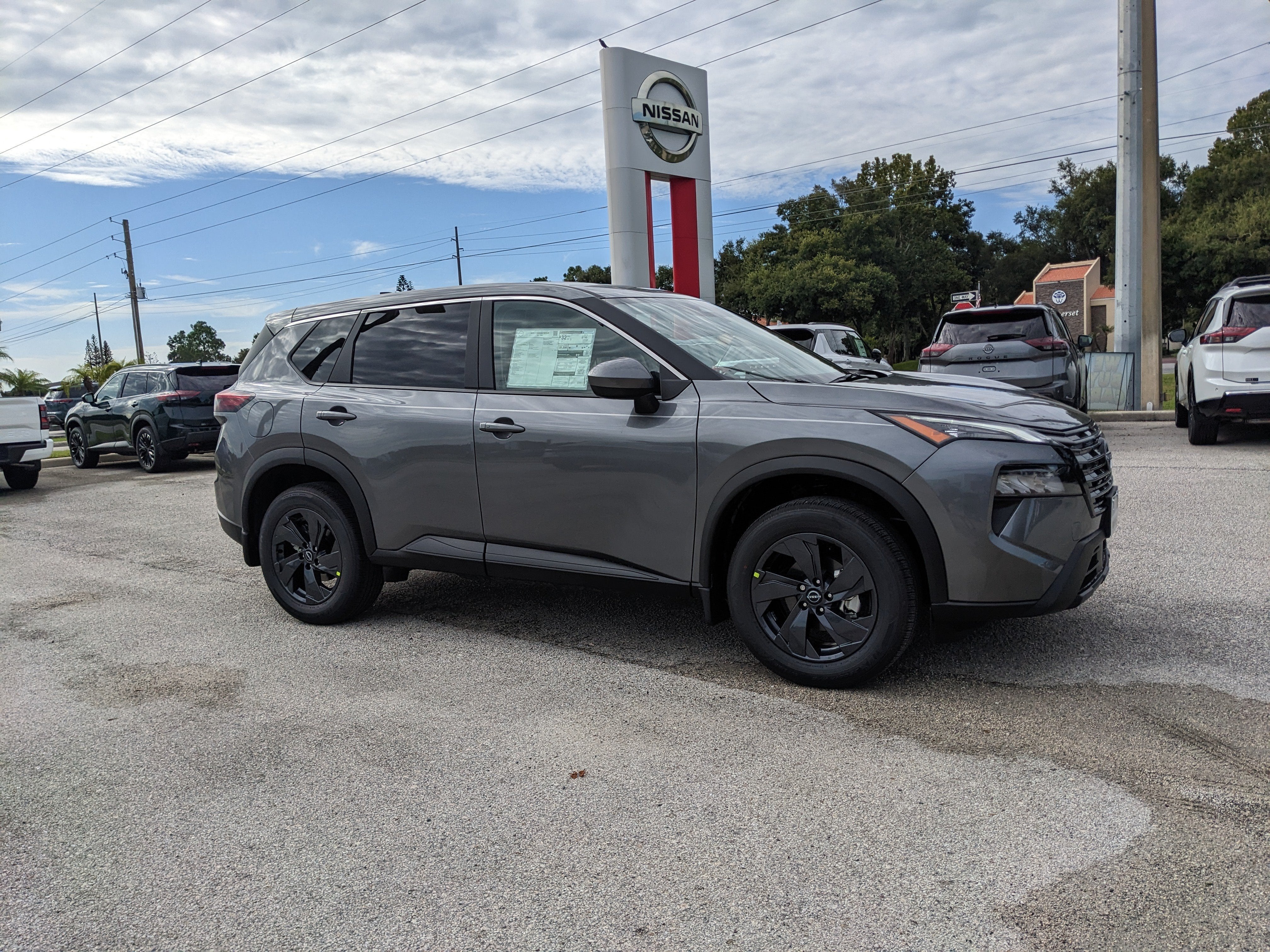 2026 Nissan Rogue SV