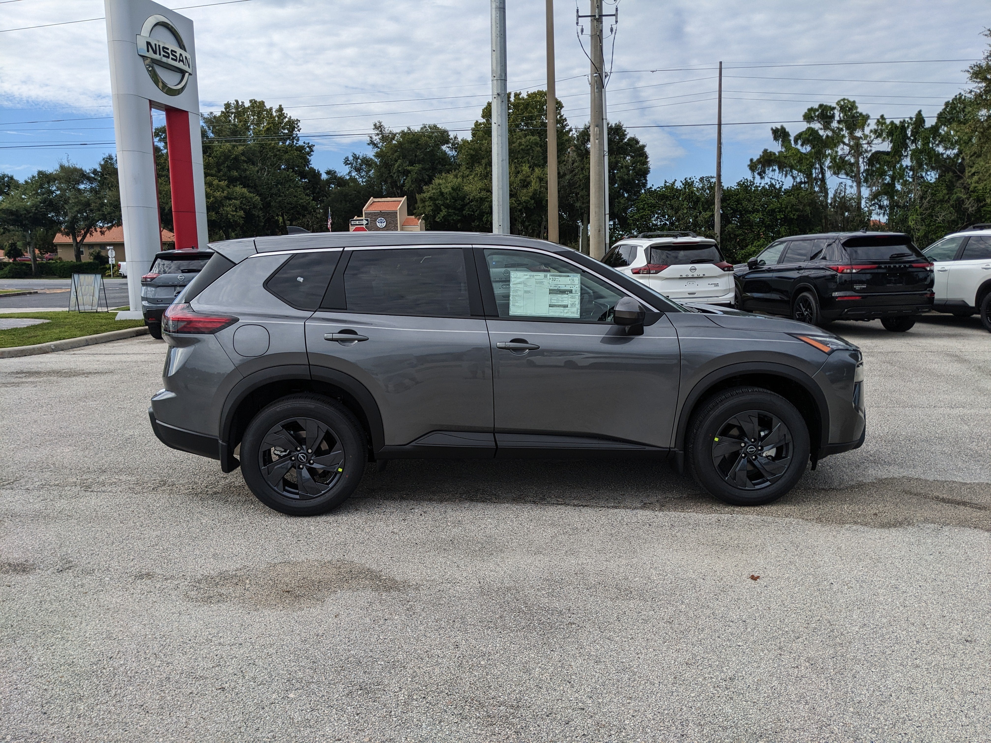 2026 Nissan Rogue SV