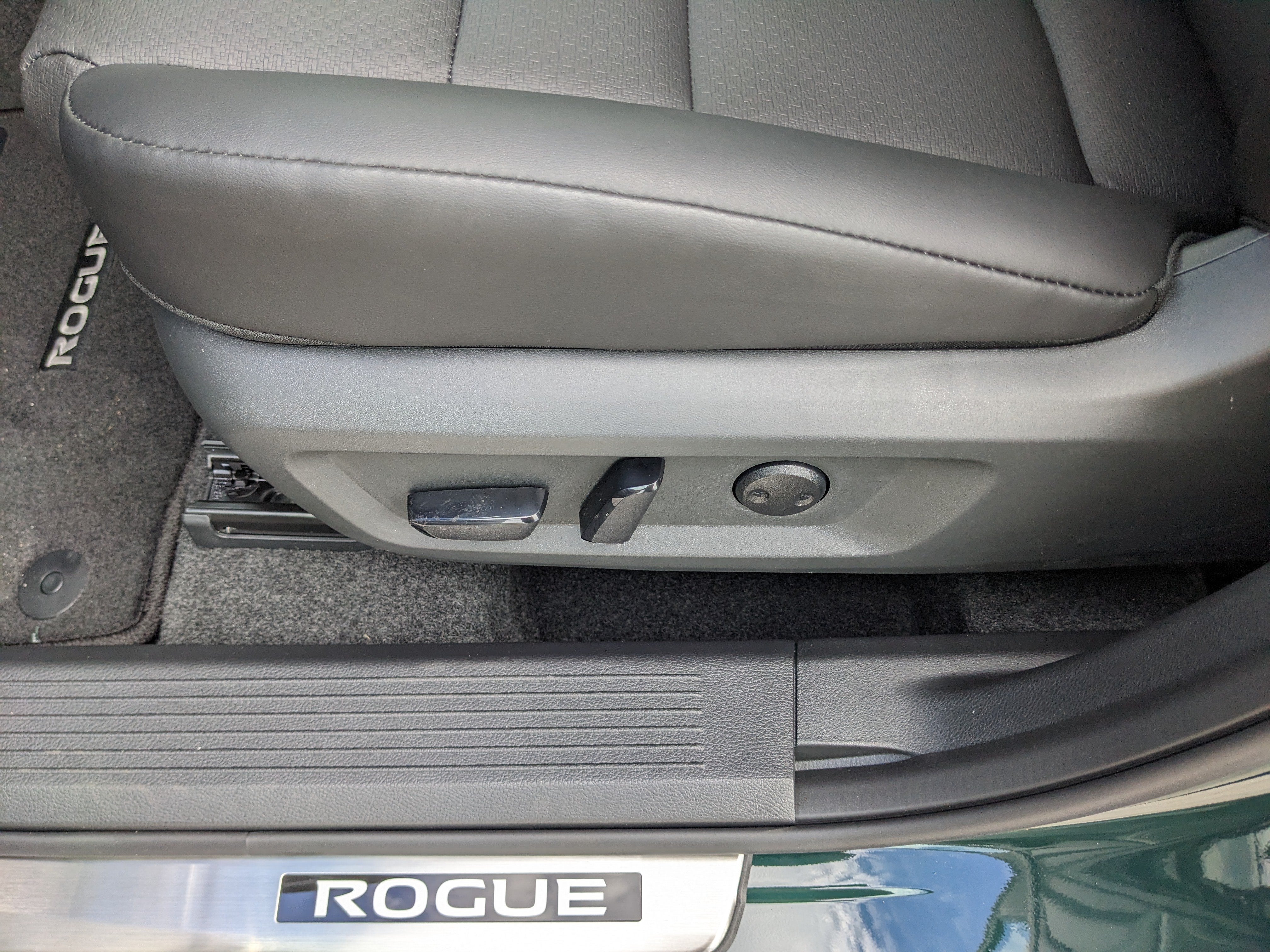 2027 Nissan Rogue Dark Armor