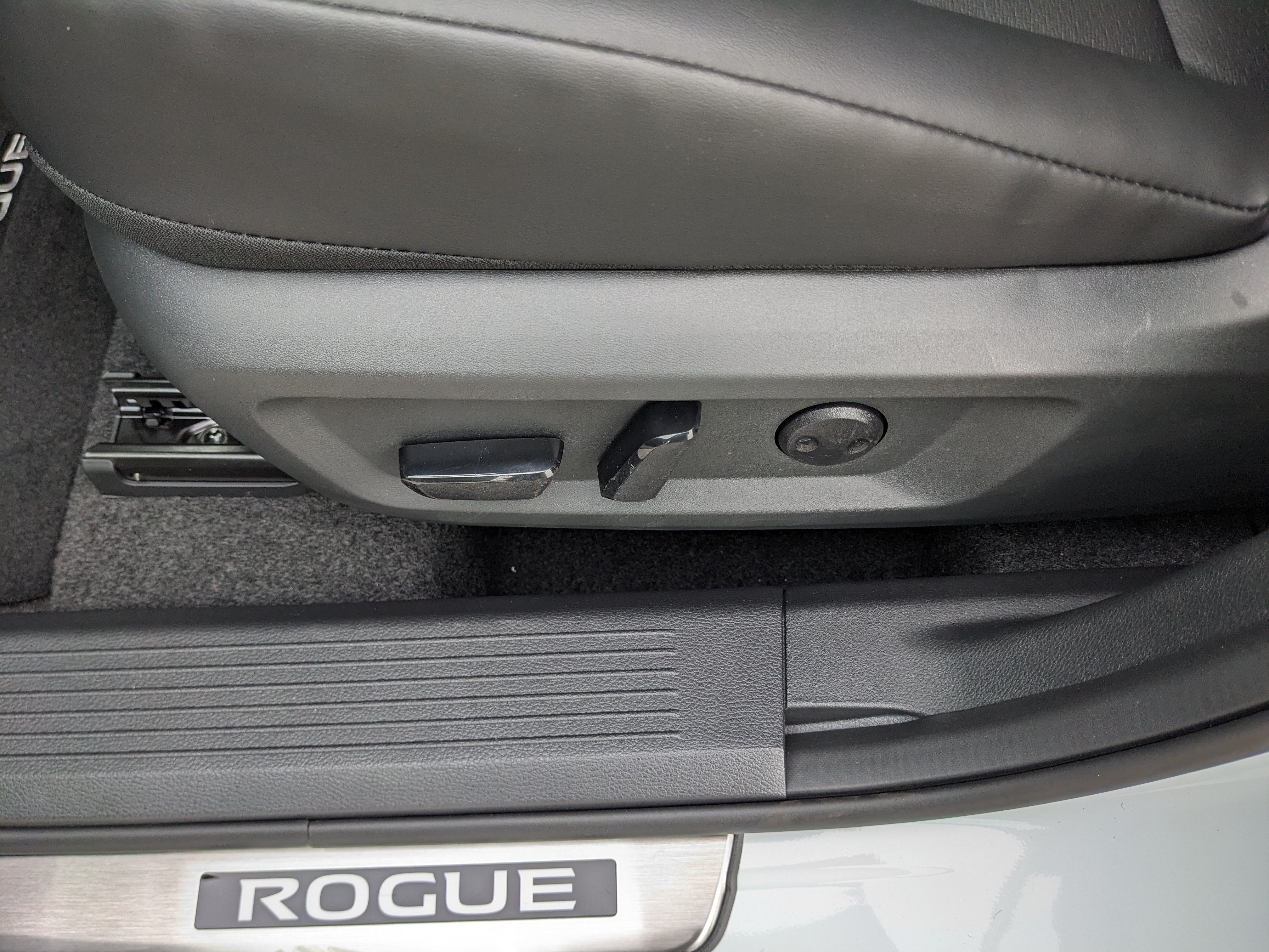 2027 Nissan Rogue Dark Armor