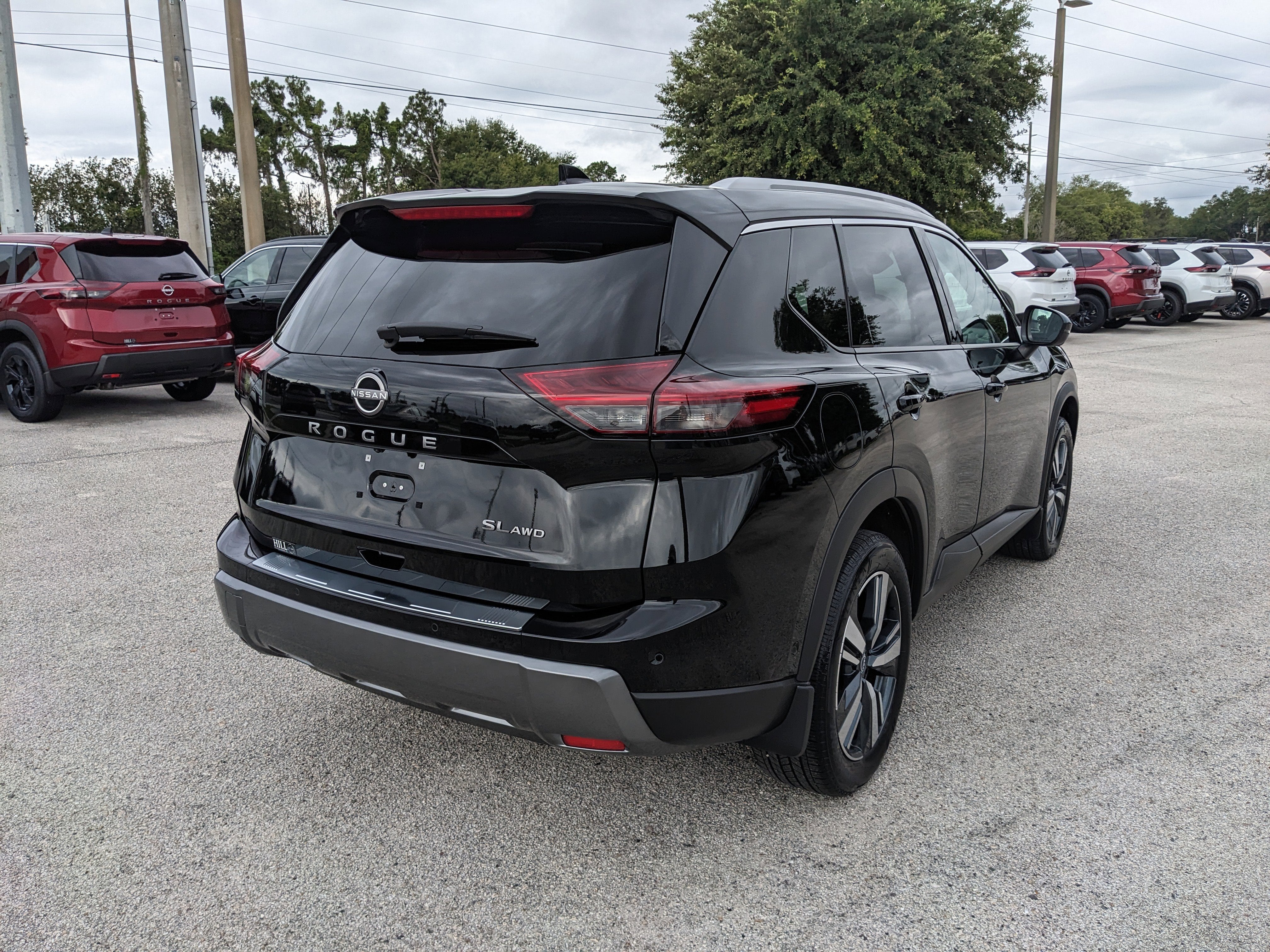 2025 Nissan Rogue SL