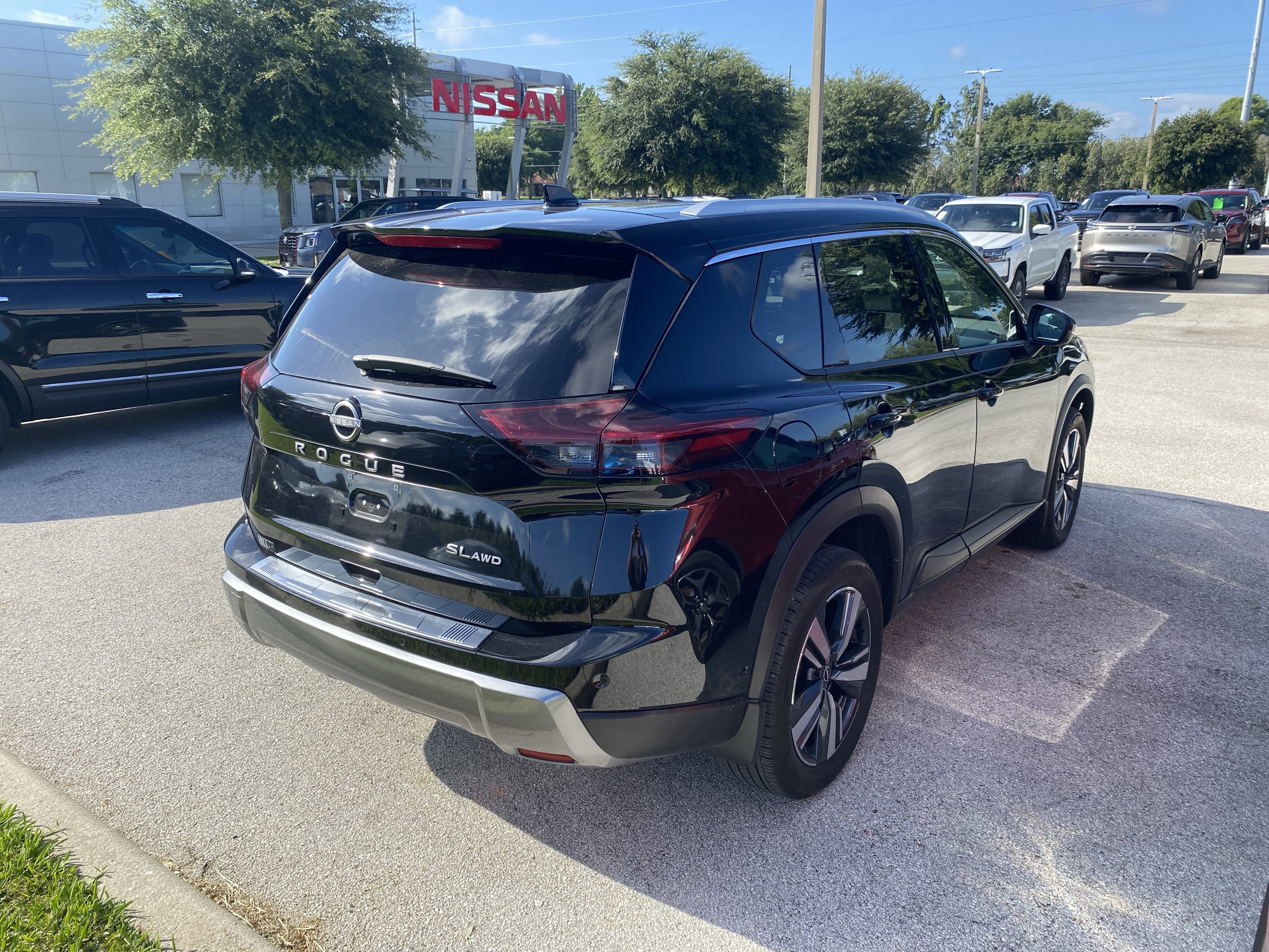 2025 Nissan Rogue SL