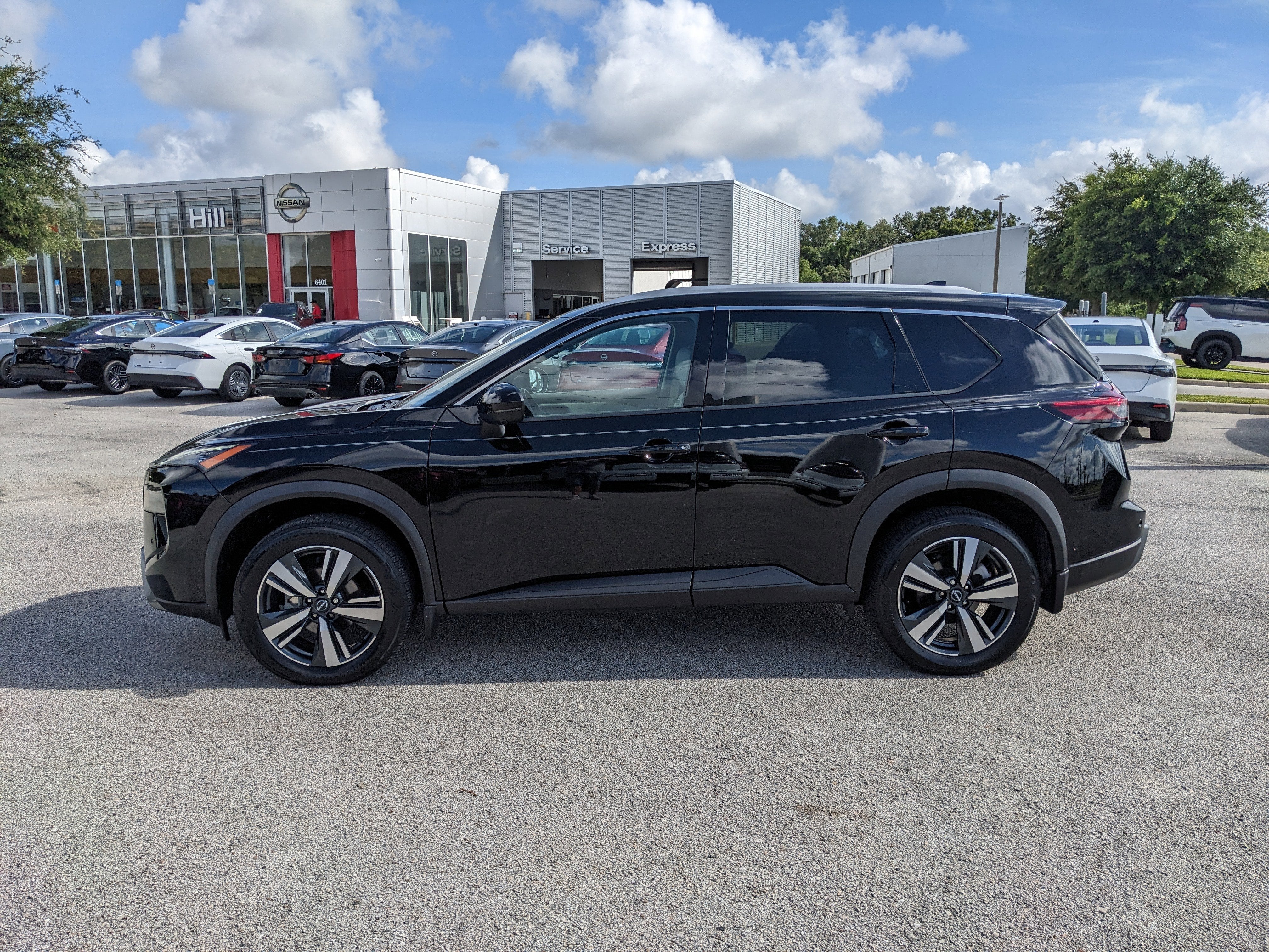 2025 Nissan Rogue SL