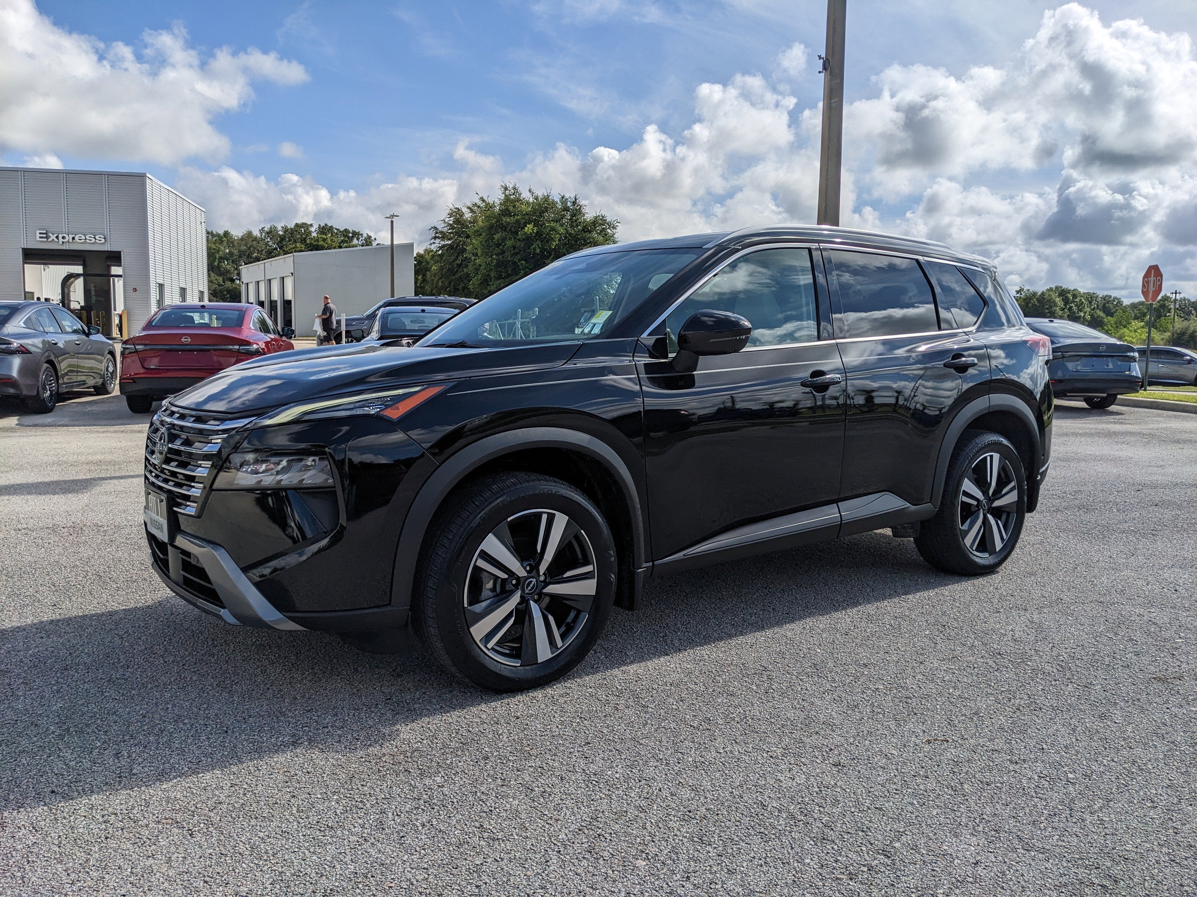 2025 Nissan Rogue SL