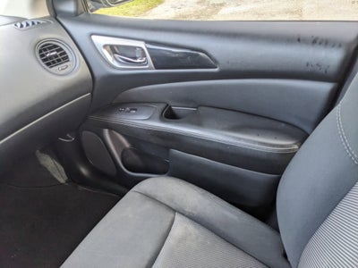 2020 Nissan Pathfinder S