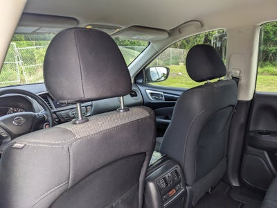 2020 Nissan Pathfinder S