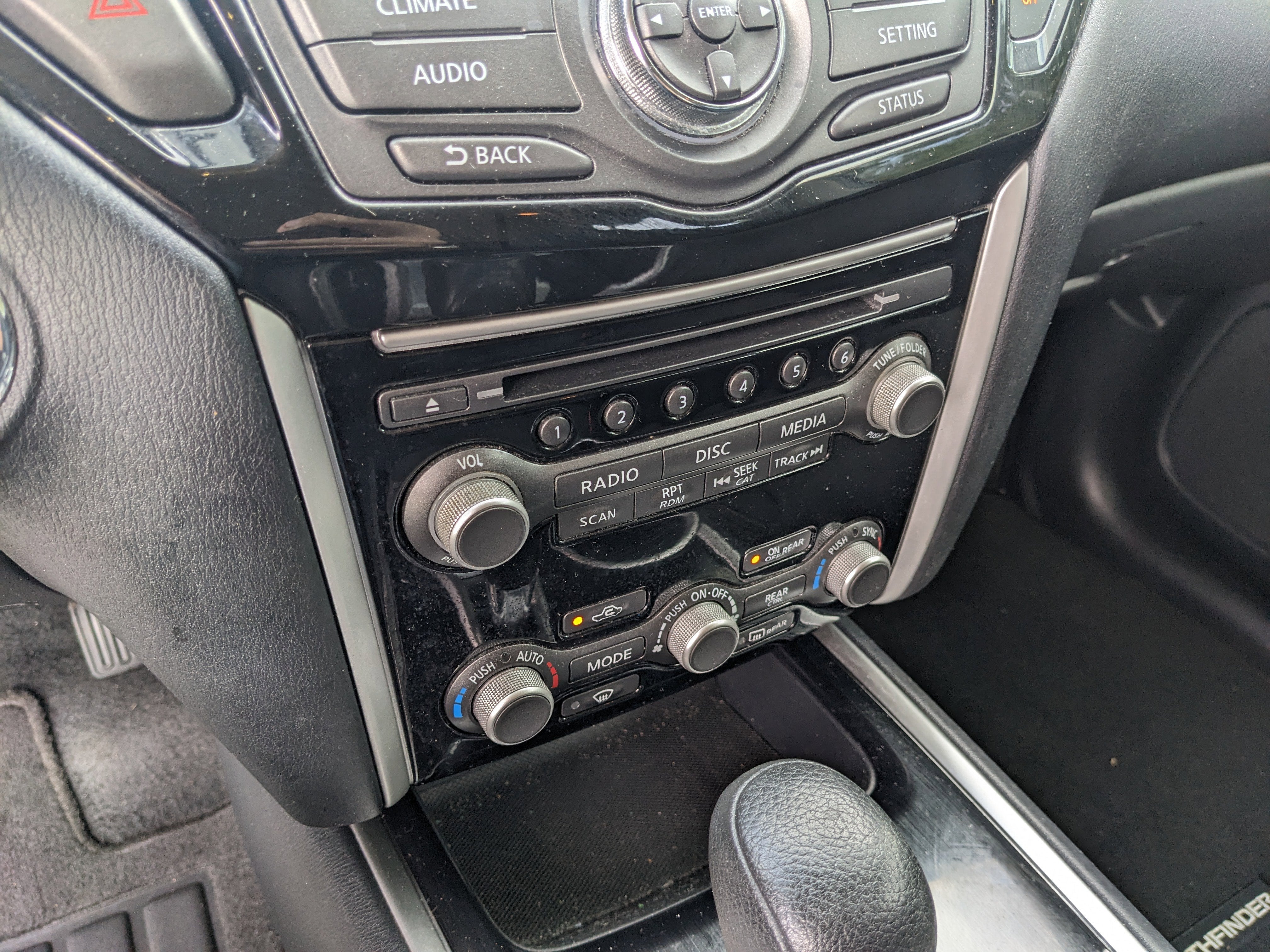 2020 Nissan Pathfinder S