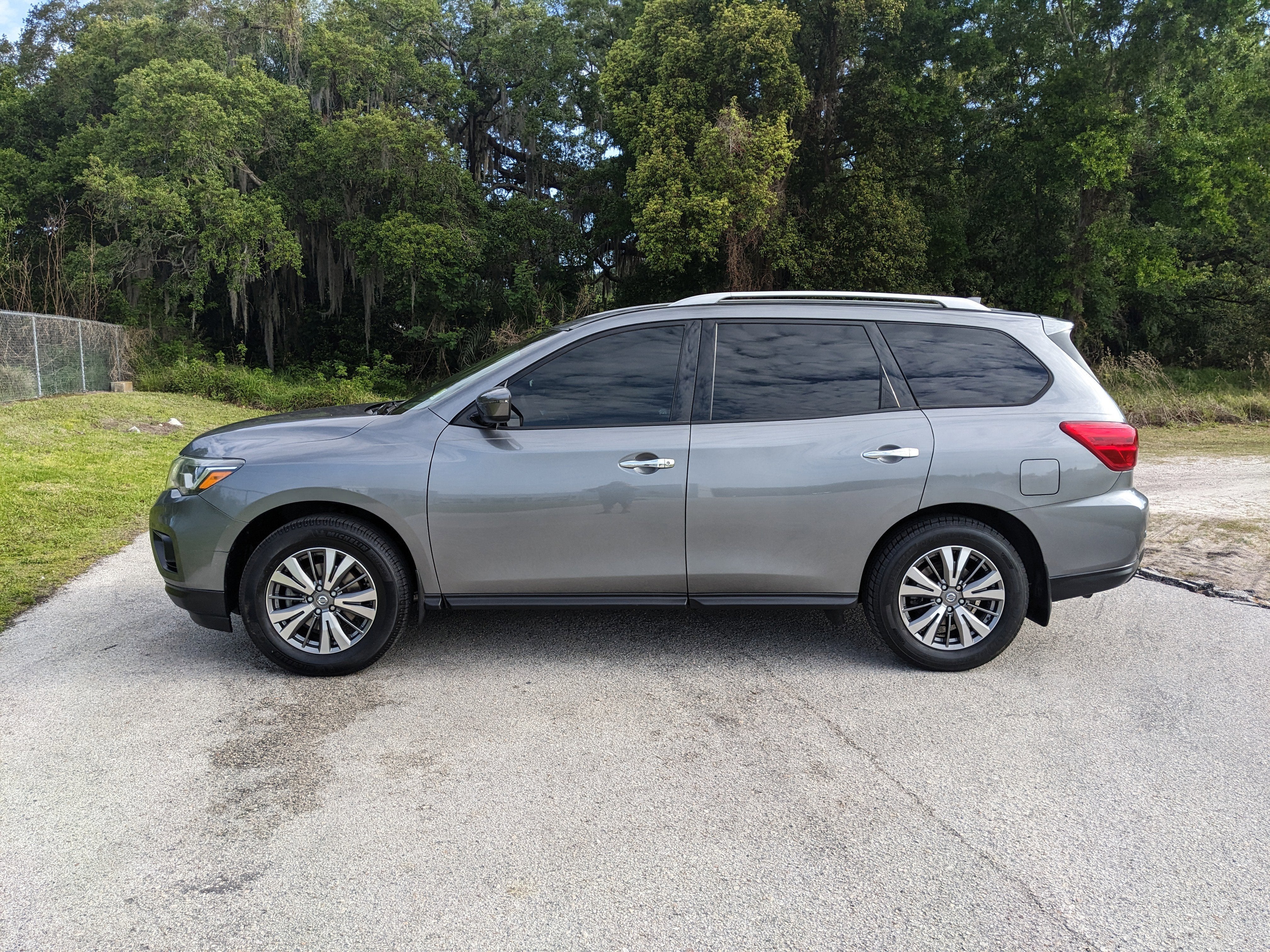2020 Nissan Pathfinder S