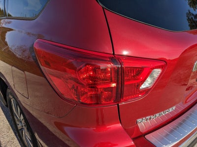 2020 Nissan Pathfinder SV