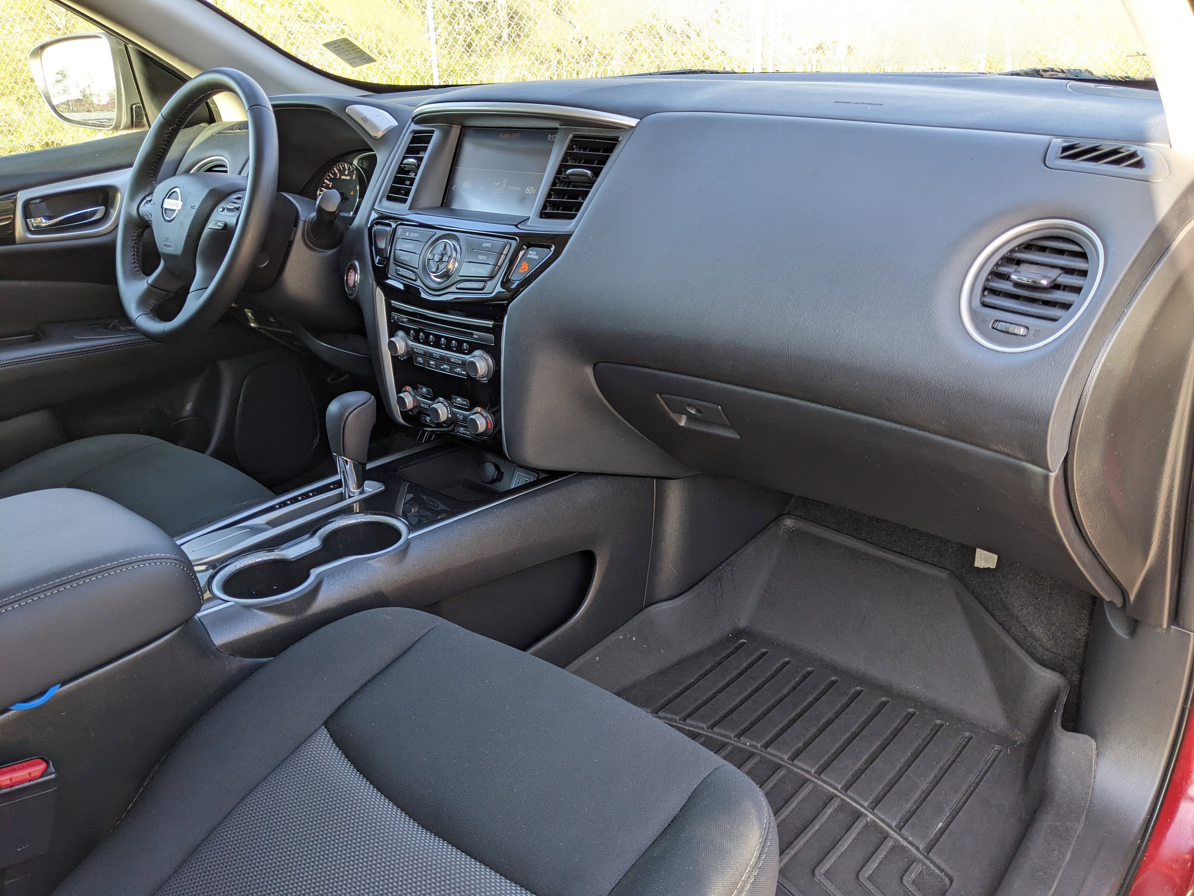 2020 Nissan Pathfinder SV