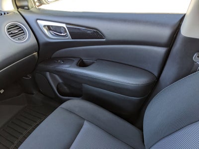 2020 Nissan Pathfinder SV