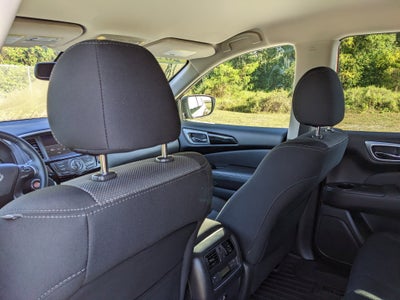 2020 Nissan Pathfinder SV