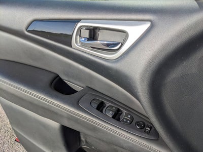 2020 Nissan Pathfinder SV