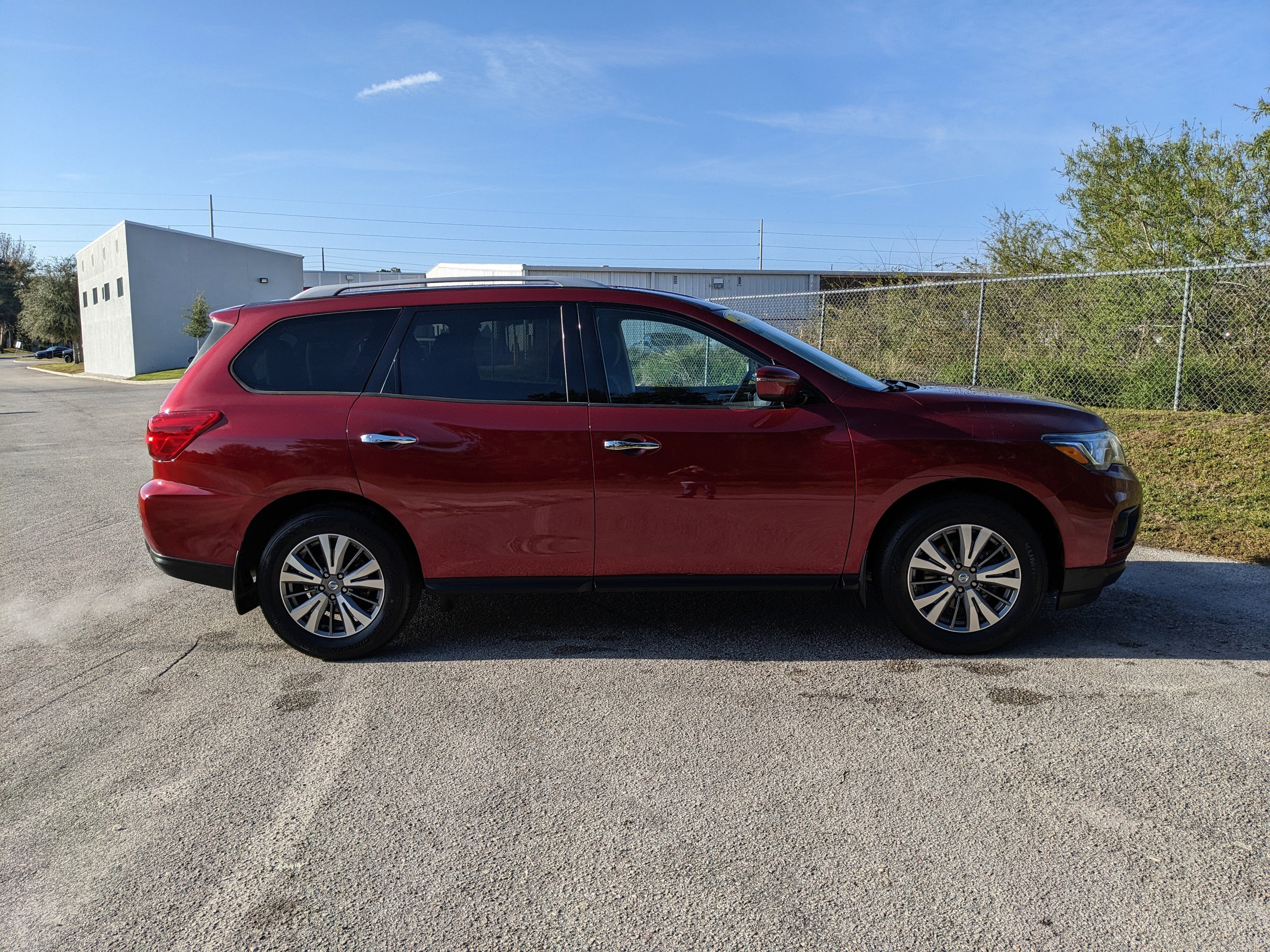 2020 Nissan Pathfinder SV