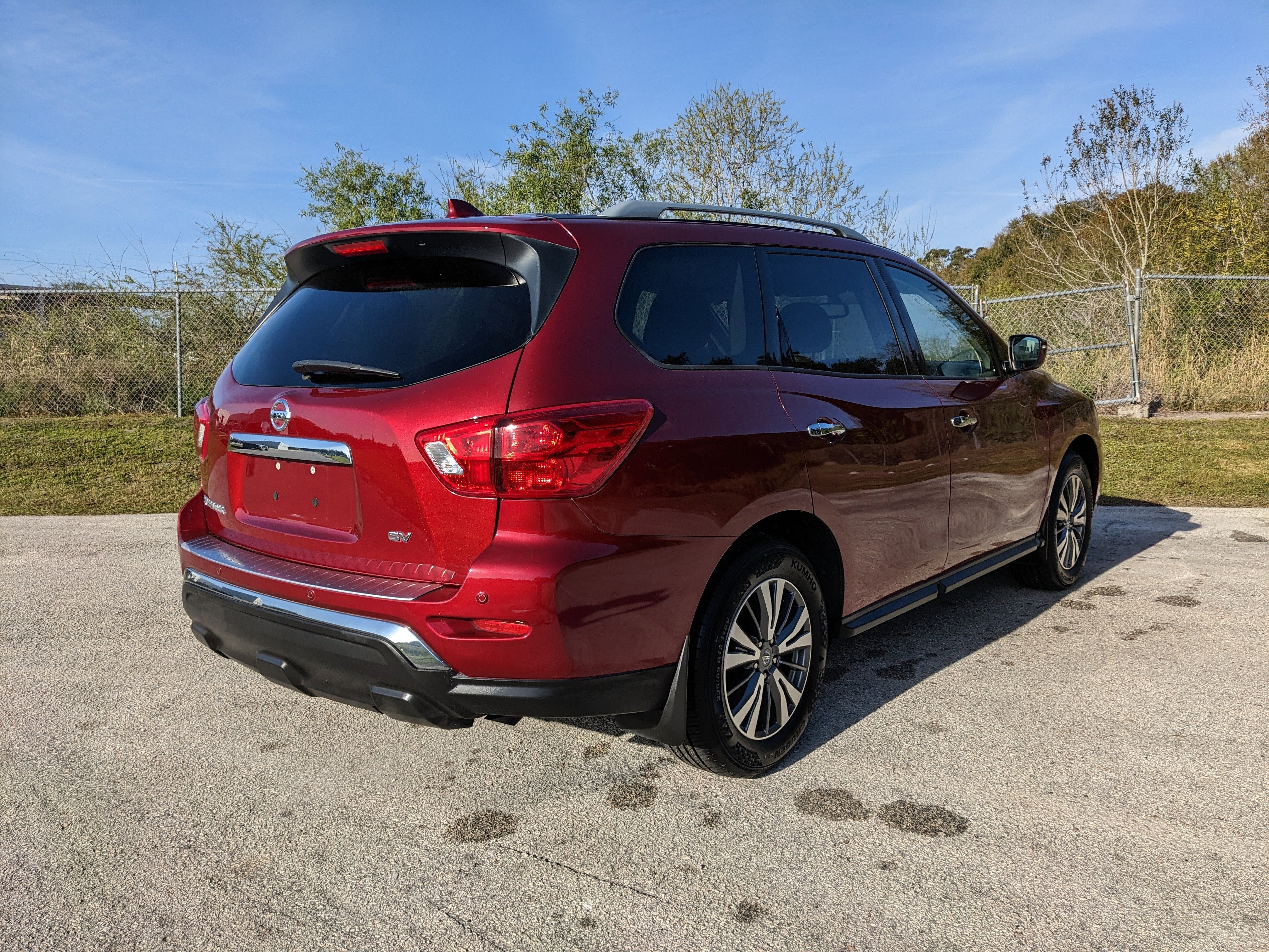 2020 Nissan Pathfinder SV