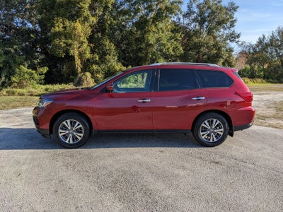 2020 Nissan Pathfinder SV