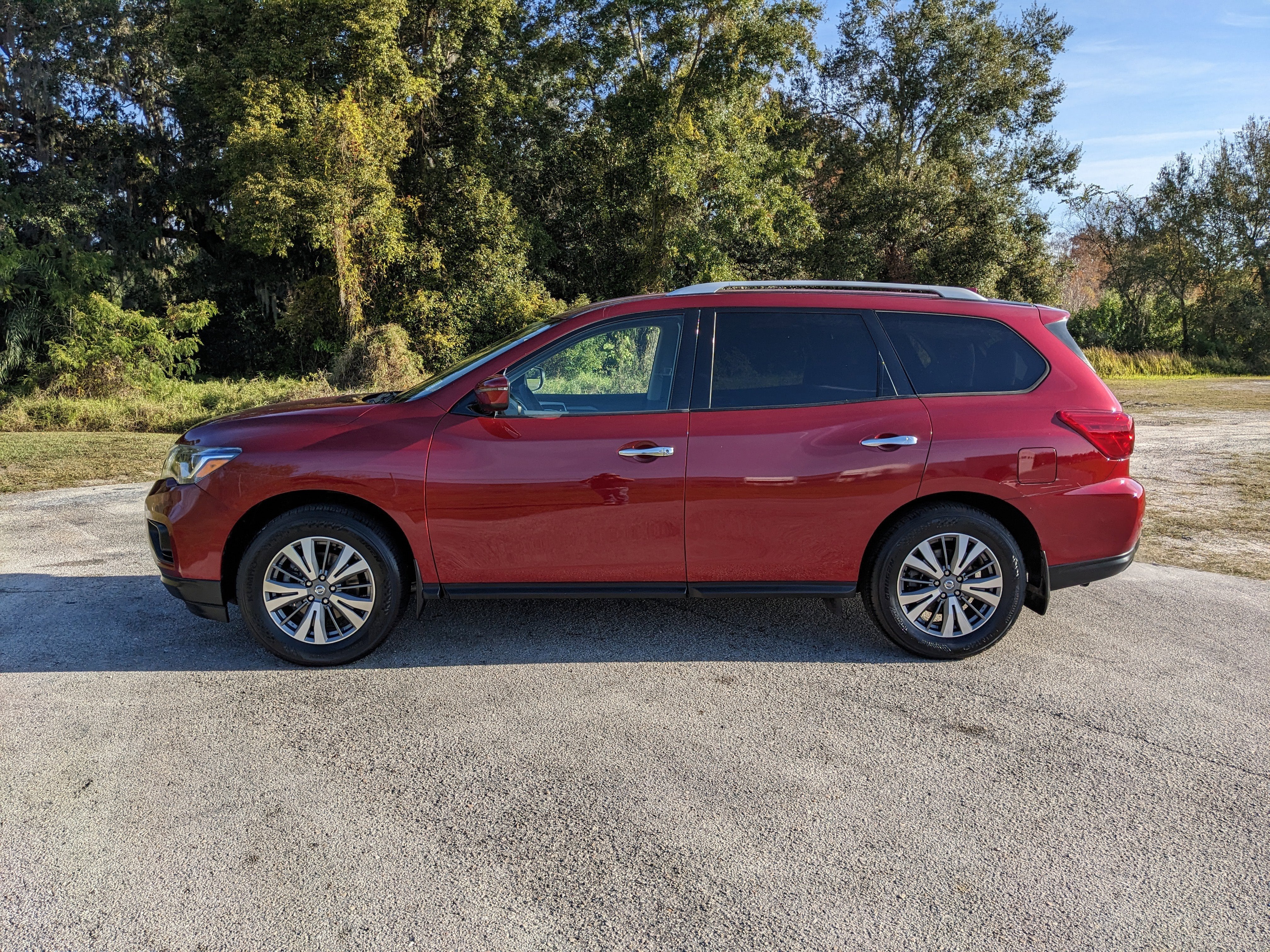2020 Nissan Pathfinder SV