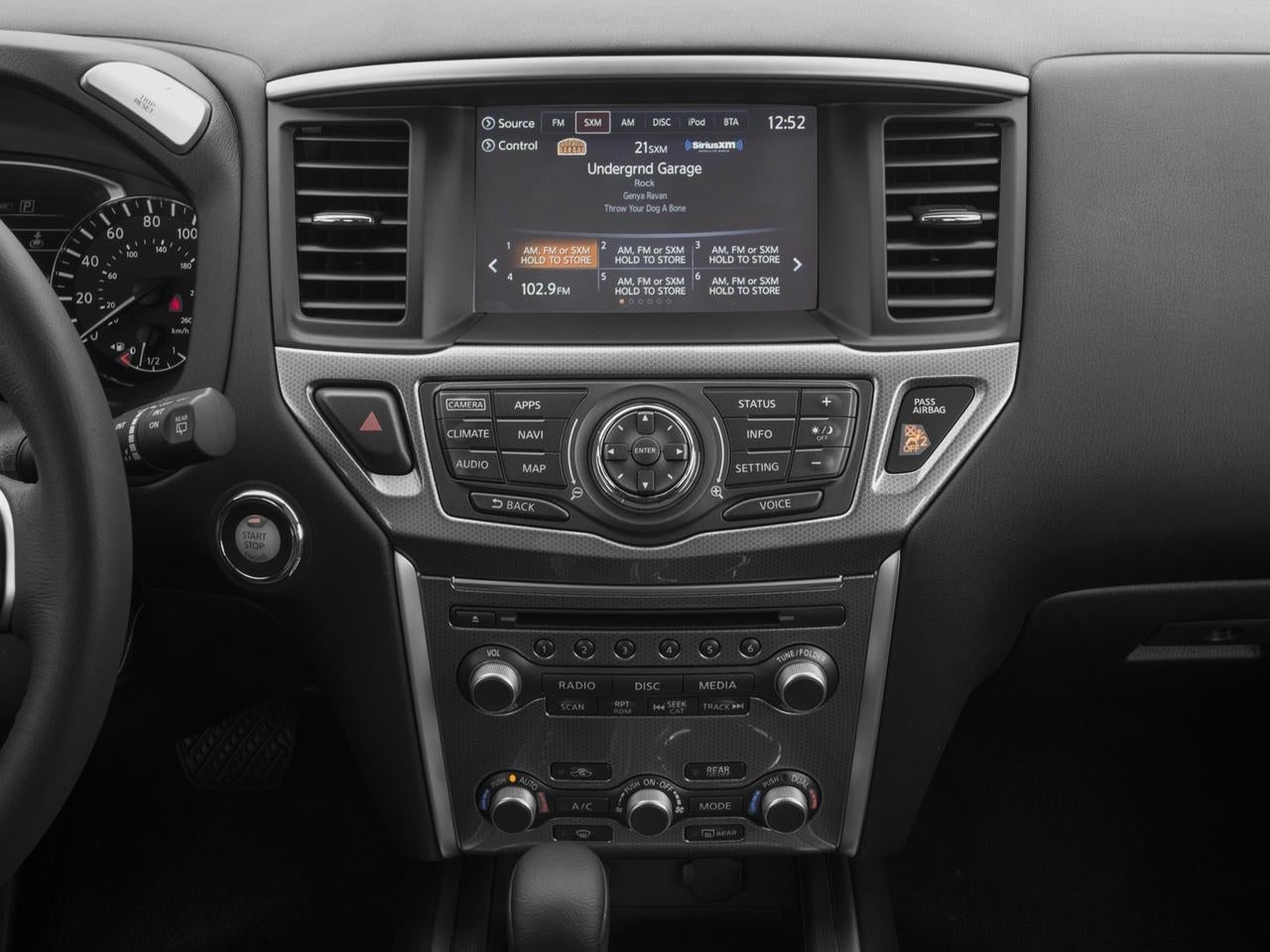 2017 Nissan Pathfinder SV