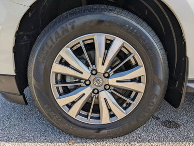 2019 Nissan Pathfinder SL