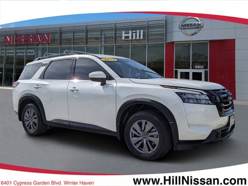 2024 Nissan Pathfinder SV