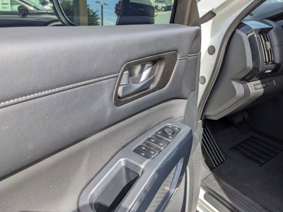 2024 Nissan Pathfinder SV