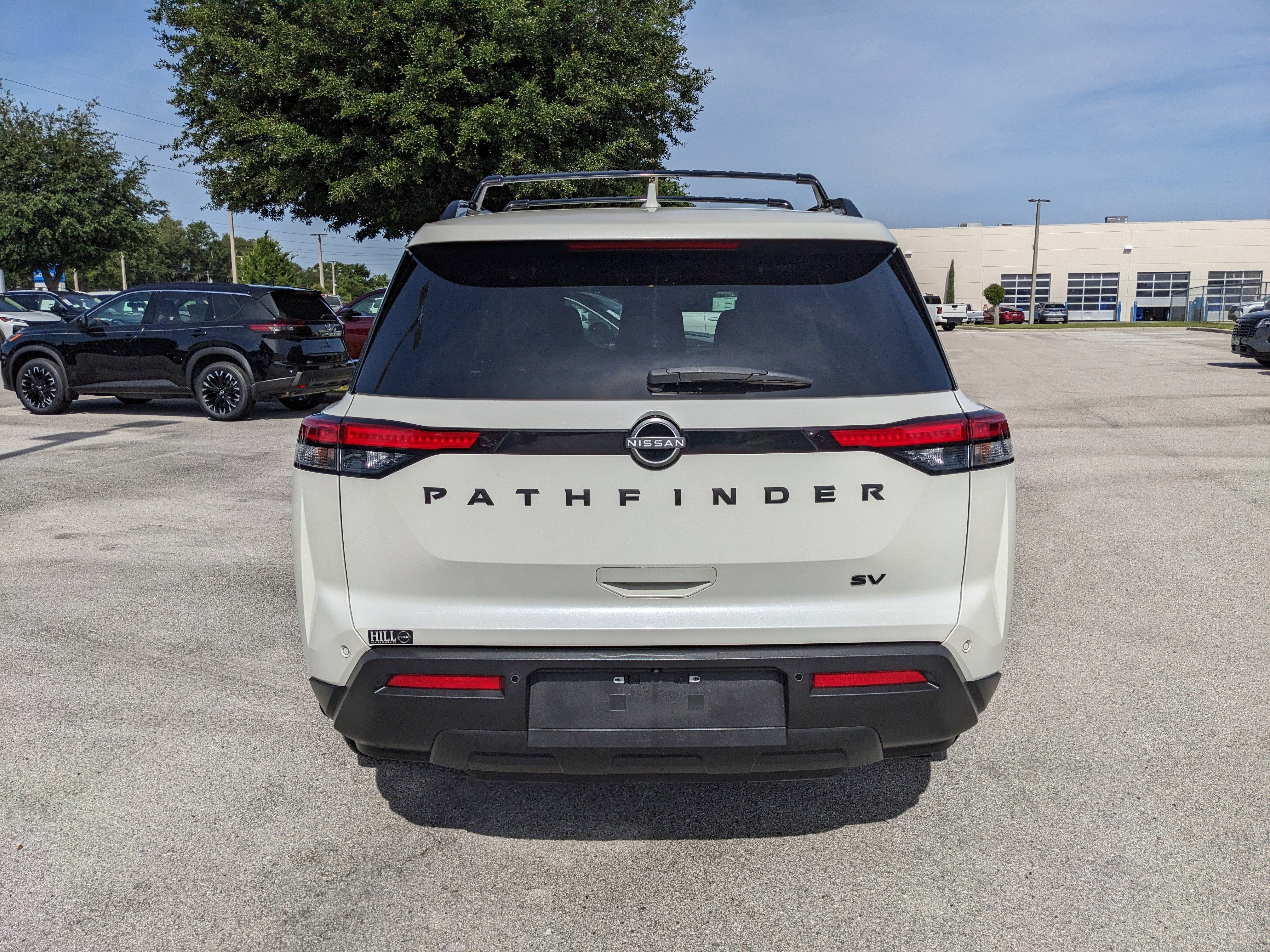 2024 Nissan Pathfinder SV