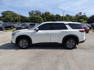 2024 Nissan Pathfinder SV