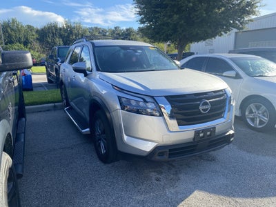 2025 Nissan Pathfinder SV