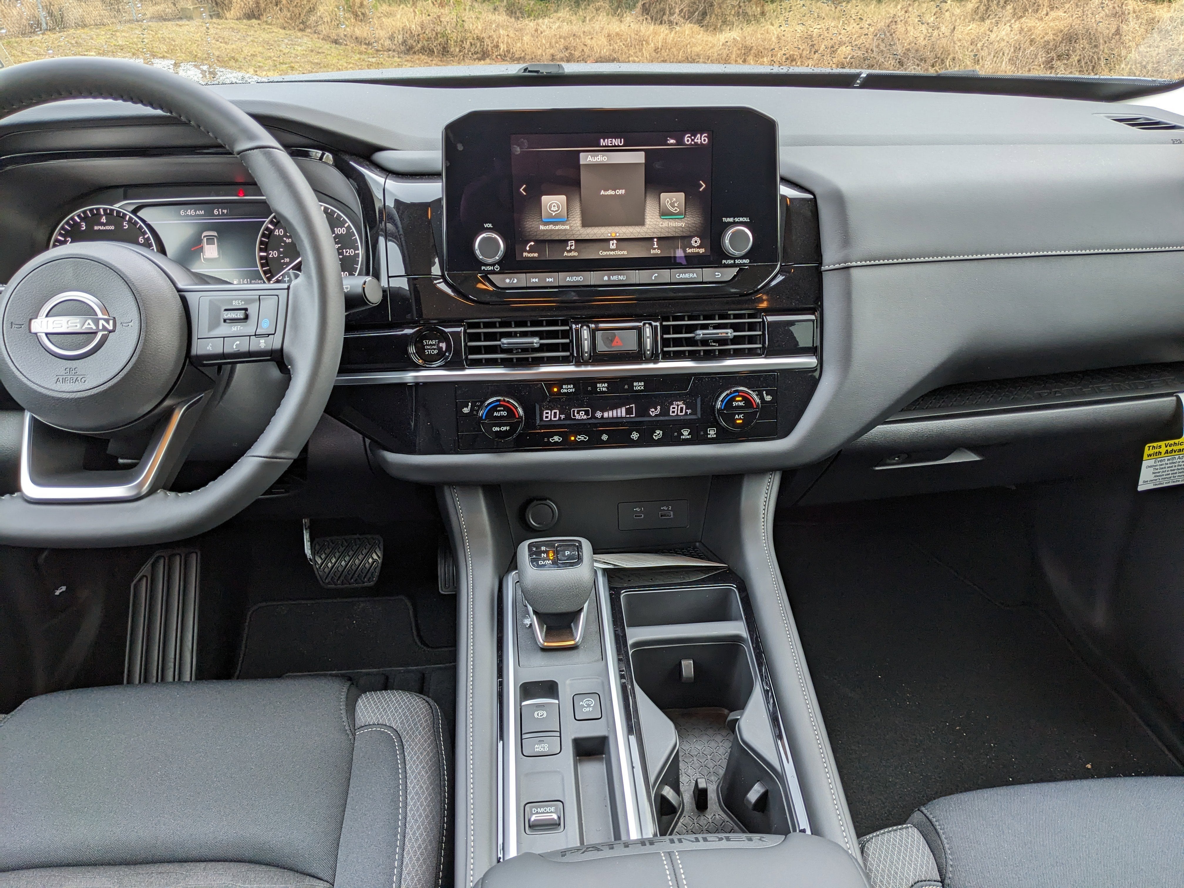 2025 Nissan Pathfinder SV