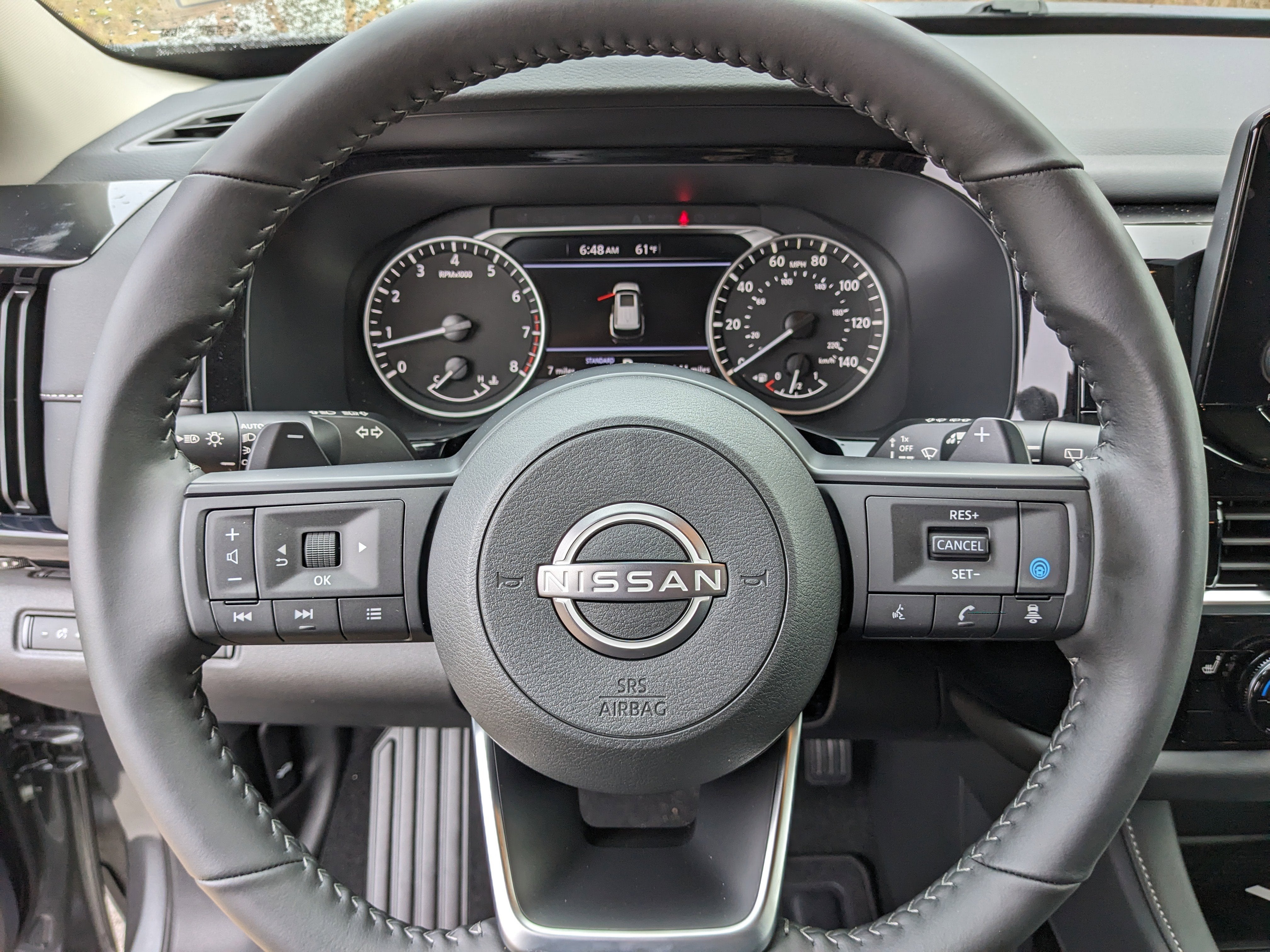 2025 Nissan Pathfinder SV