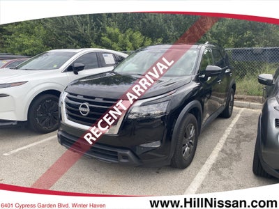 2024 Nissan Pathfinder SV